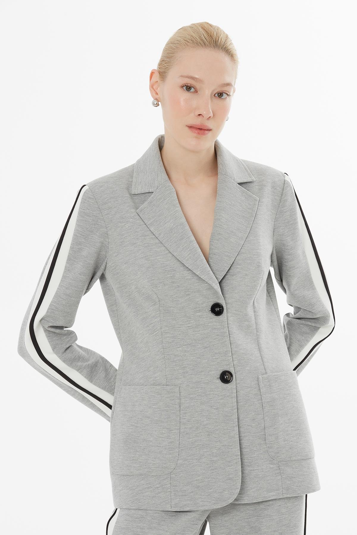 Yan Dikişler Şeritli Gri Eşofman Takımı