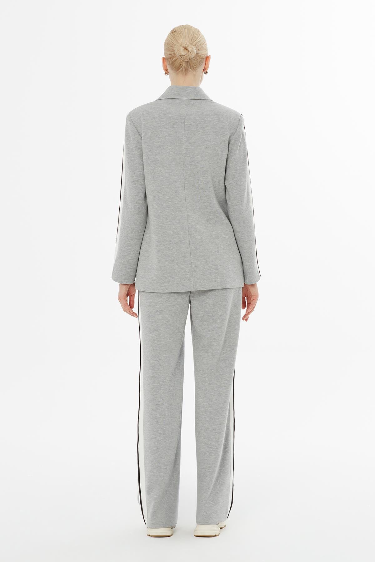 Yan Dikişler Şeritli Gri Eşofman Takımı