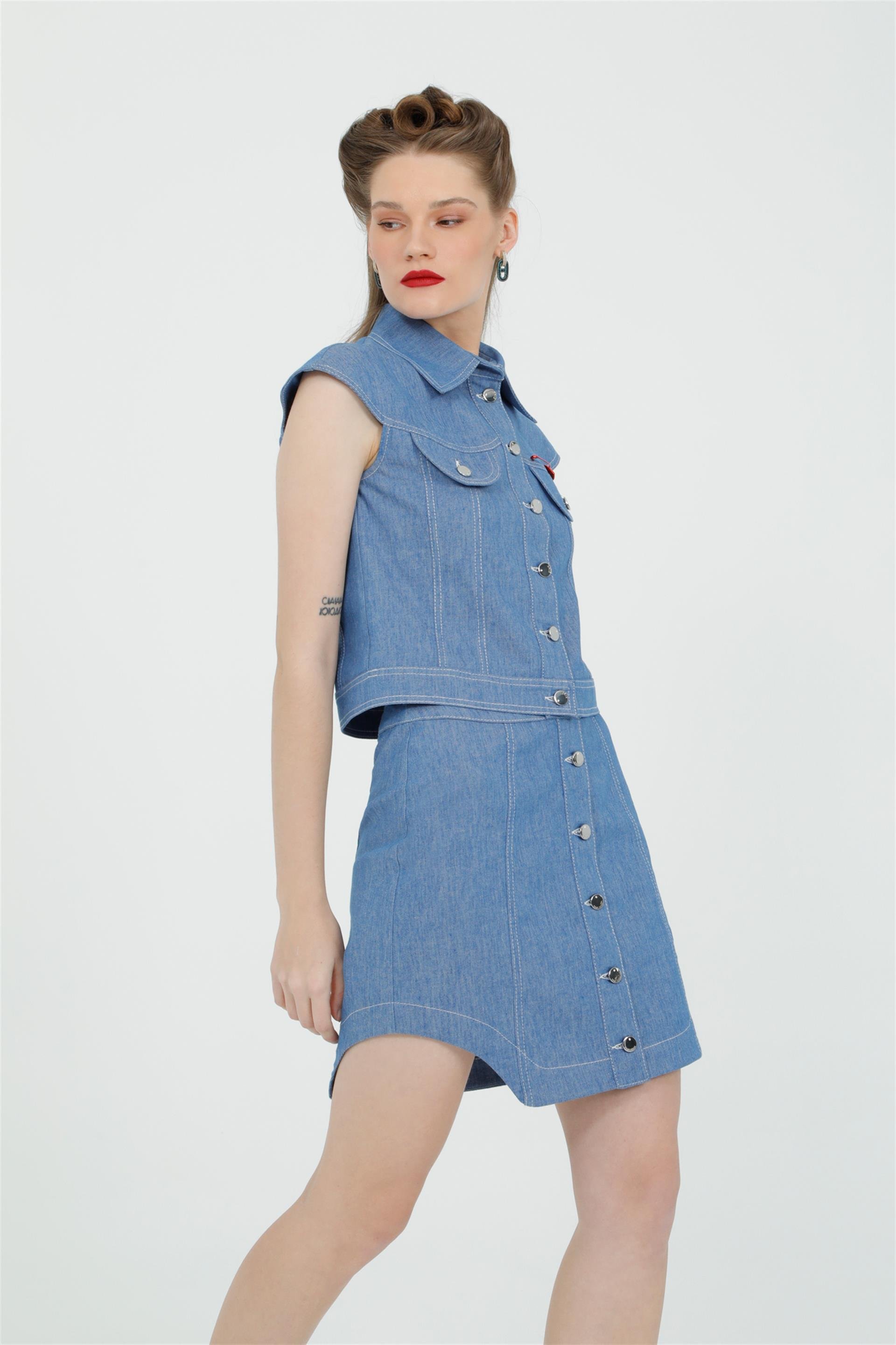 Yan Pencere Detaylı Önü Düğmeli Mavi Mini Etek