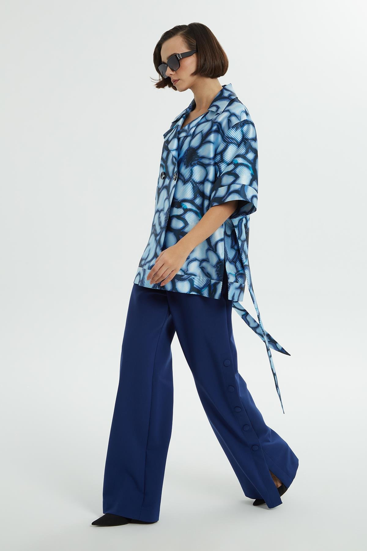 Yanları Toka Detaylı  Düşük Omuzlu Oversıze Astarlı Kadın Ceket