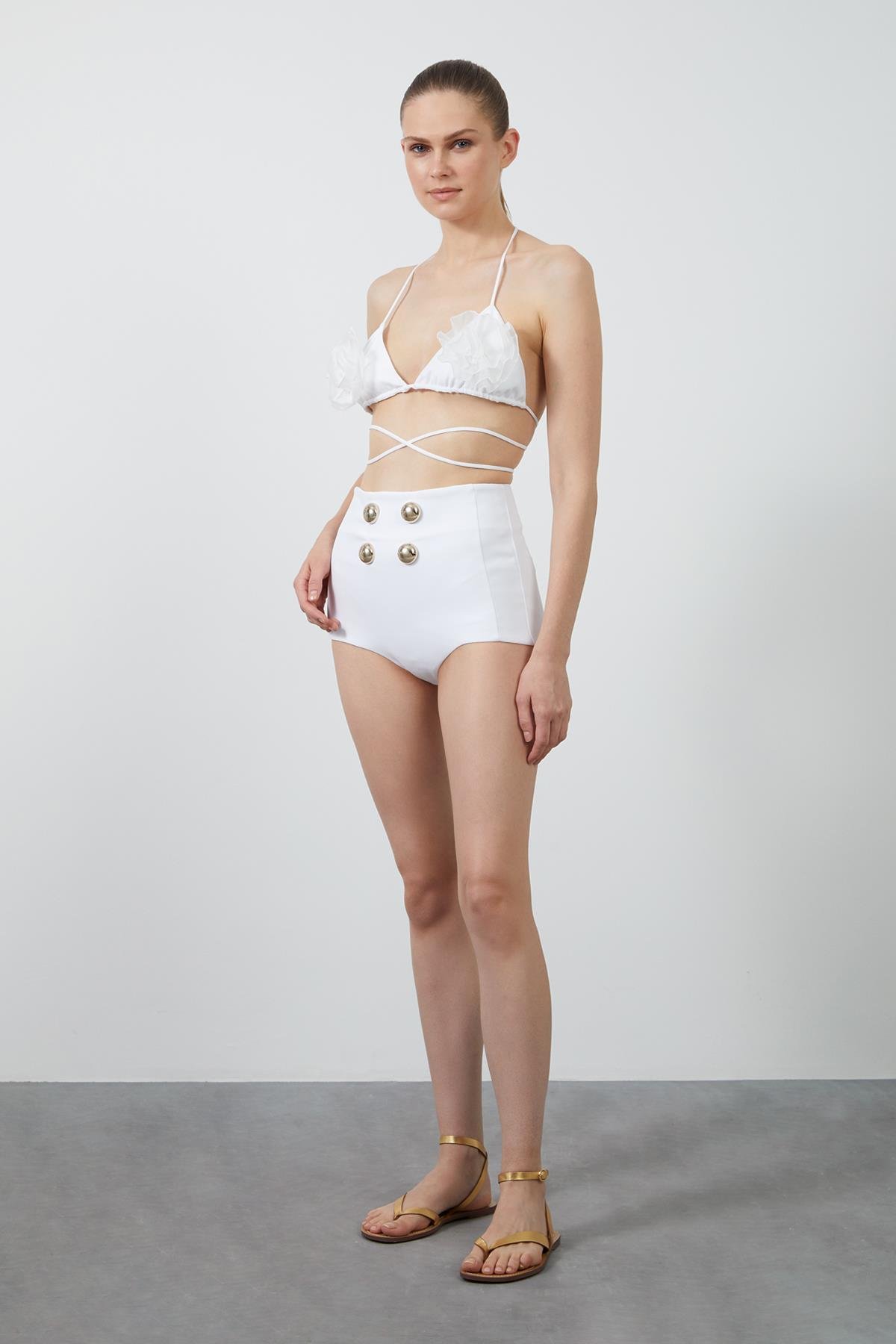 Yüksek Bel Desensiz Düğmeli Ekru Şort