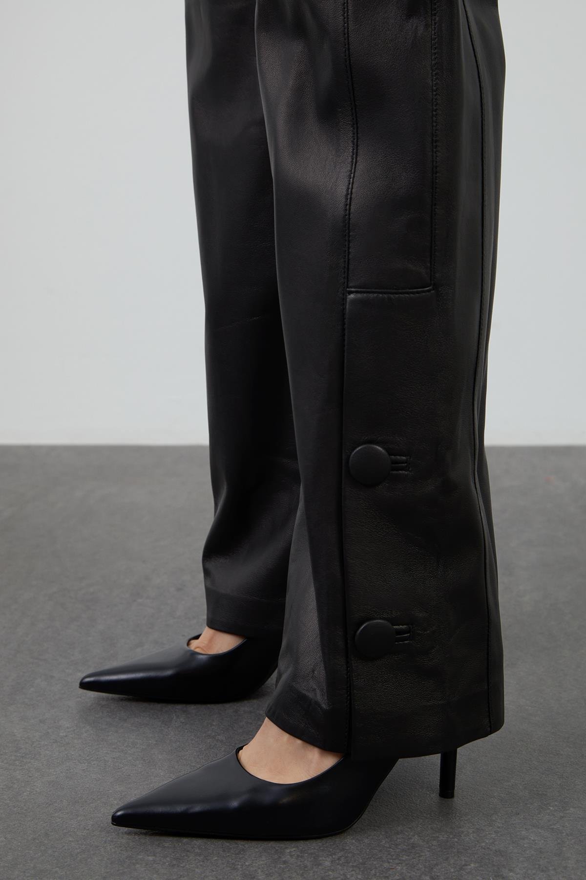 Yüksek Bel Paçaları Düğmeli Palazzo Deri Pantolon