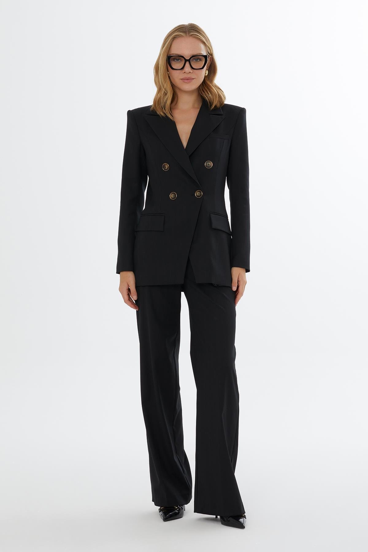 Yüksek Omuz Detaylı Şık Siyah Ceket