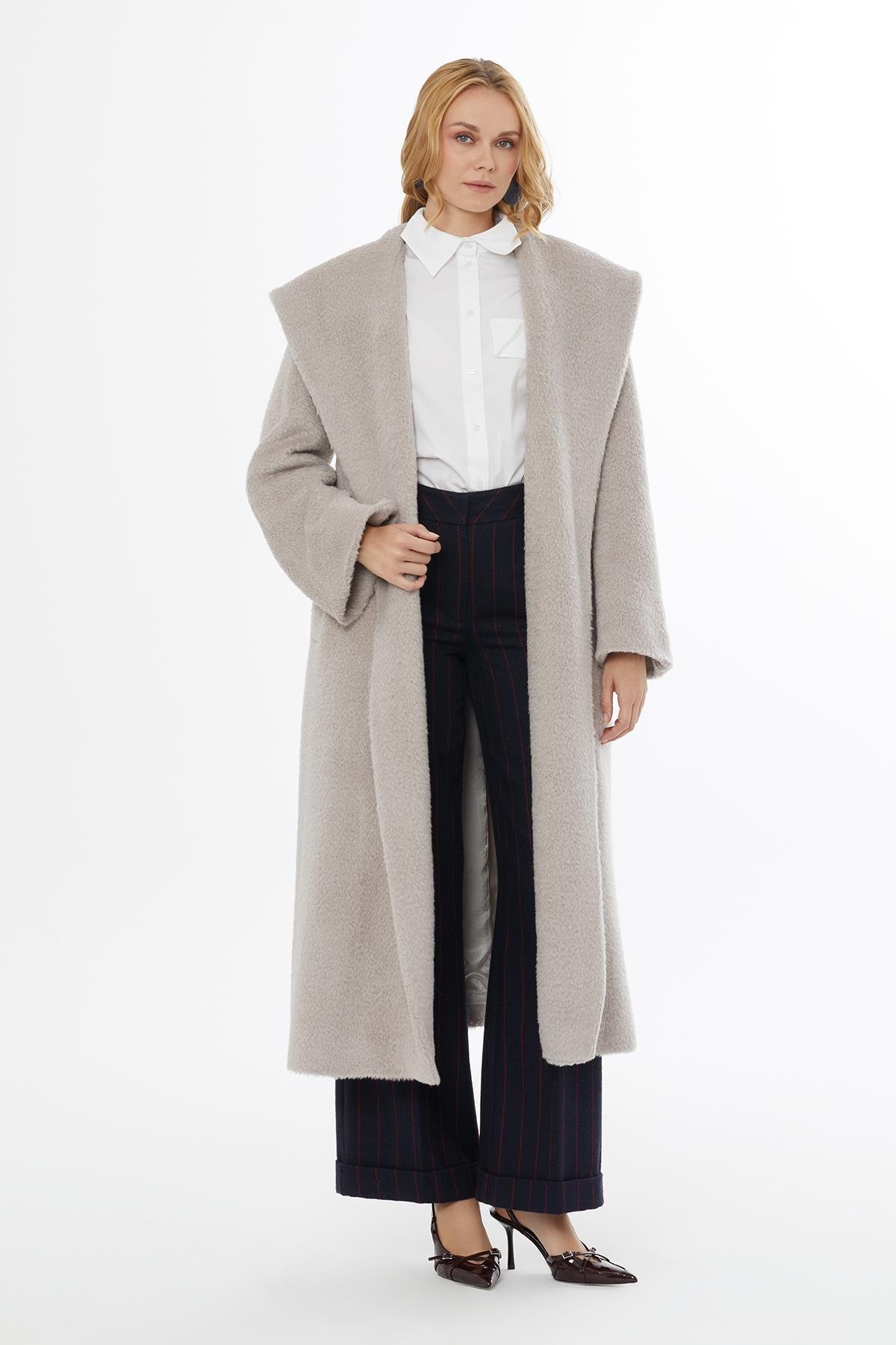 Yumuşak Dokulu Kapüşonlu Uzun Ekru Kaban