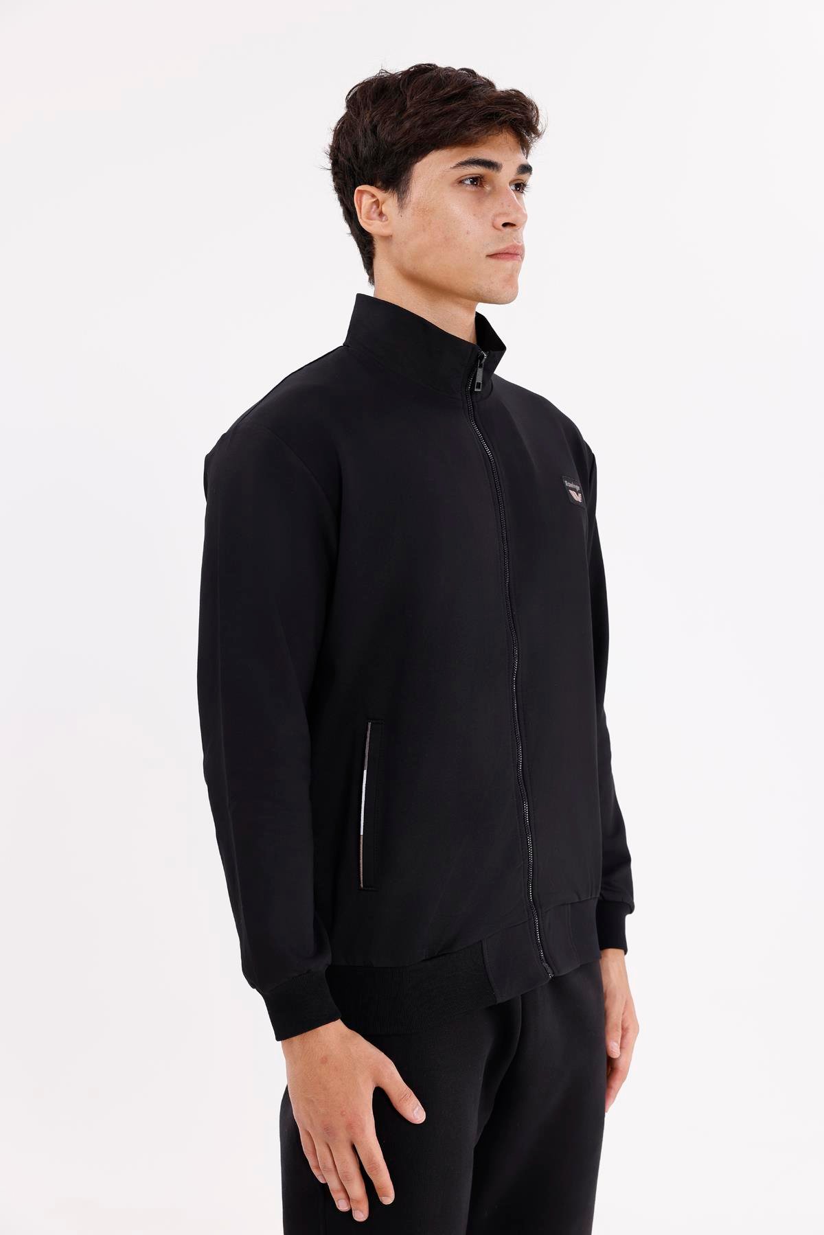 Cepli Dik Yaka Tam Fermuarlı Göğüs Arma Detaylı Rahat Kalıp Mevsimlik Sweatshirt