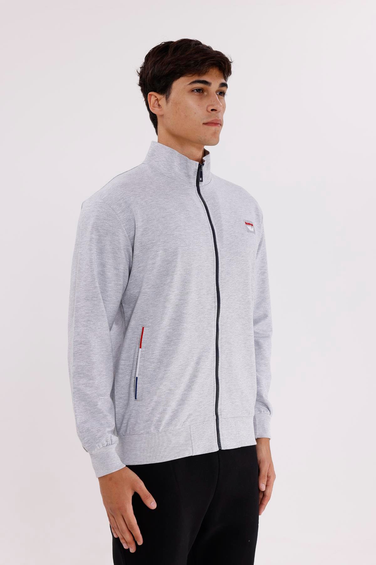 Cepli Dik Yaka Tam Fermuarlı Göğüs Arma Detaylı Rahat Kalıp Mevsimlik Sweatshirt