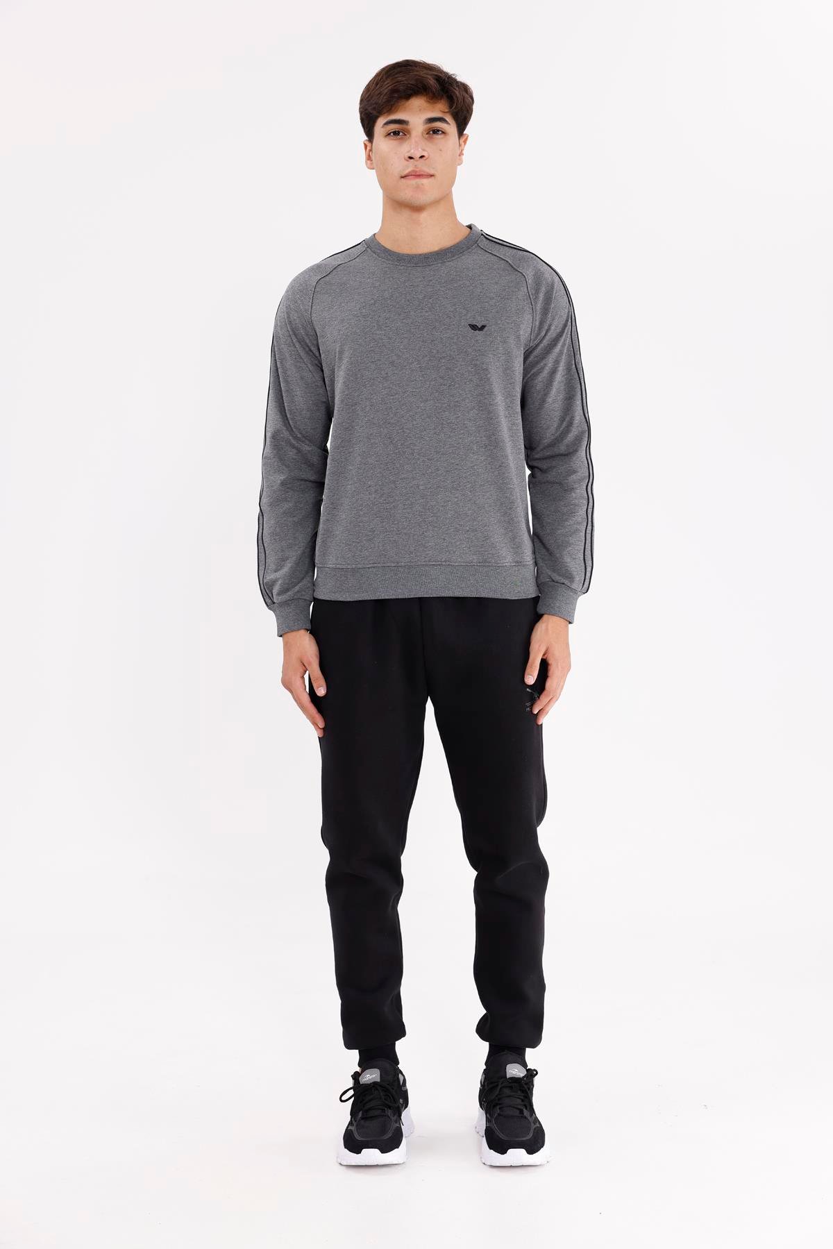 Çift Şeritli Raglan Kol Minimal Logolu Bisiklet Yaka Sweatshirt