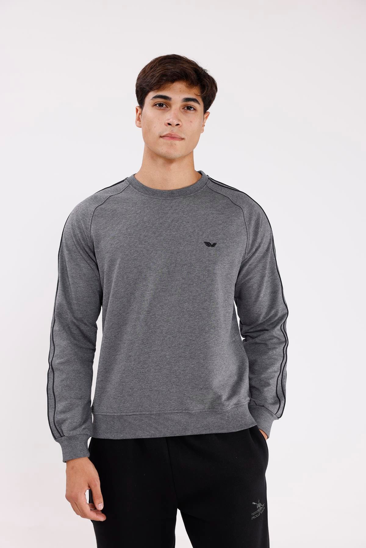 Çift Şeritli Raglan Kol Minimal Logolu Bisiklet Yaka Sweatshirt
