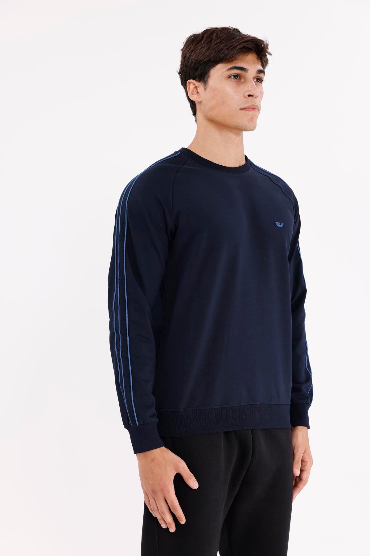 Çift Şeritli Raglan Kol Minimal Logolu Bisiklet Yaka Sweatshirt