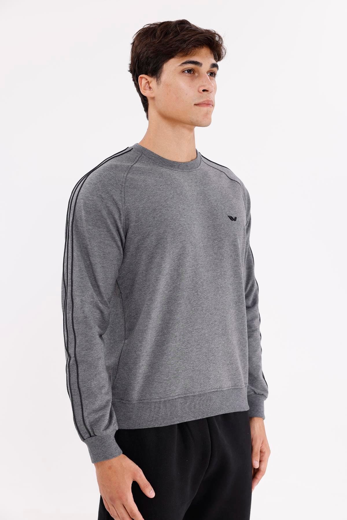 Çift Şeritli Raglan Kol Minimal Logolu Bisiklet Yaka Sweatshirt