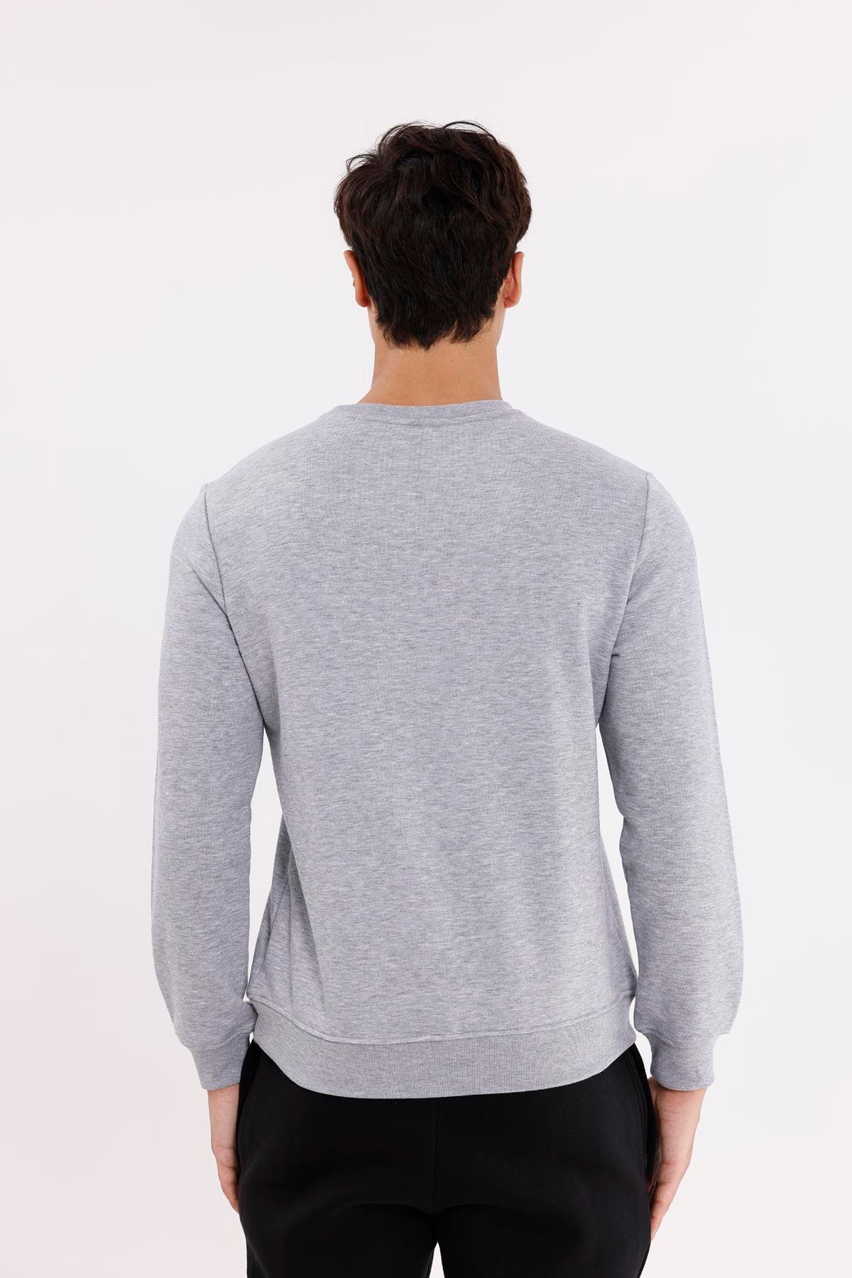 Göğüs Logolu Bisiklet Yaka Rahat Kalıp Mevsimlik Sweatshirt
