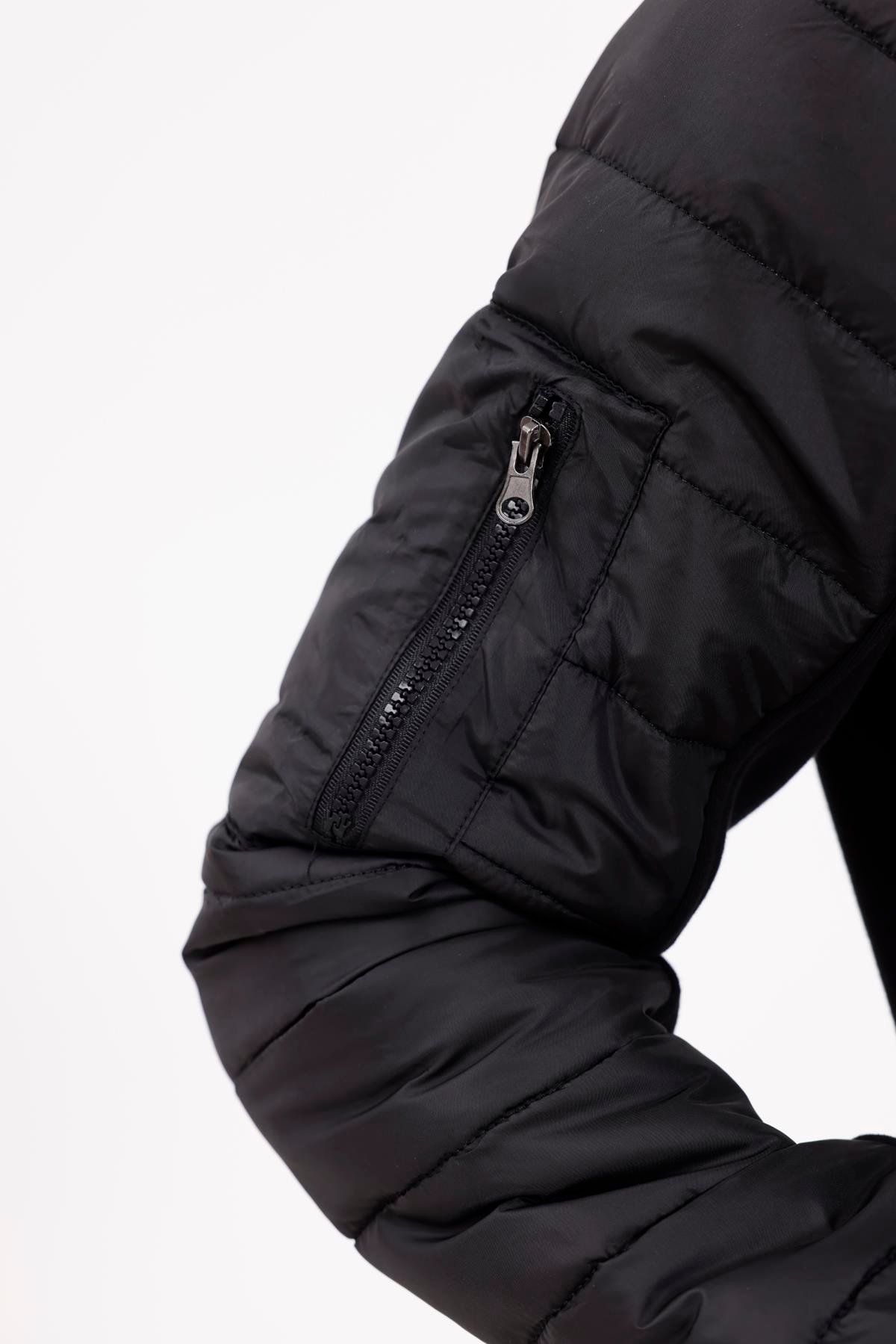 Kapitone Ön Panel Detaylı Polo Yakalı Cepli Rahat Kalıp Uzun Kollu Sweatshirt
