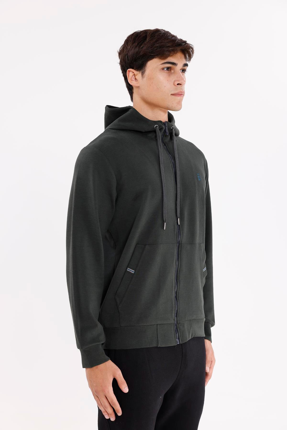 Metal Uçlu Kordonlu Tam Fermuarlı Bölmeli Ön Cepli Küçük Nakış Logolu Rahat Kalıp Mevsimlik Kapüşonlu Sweatshirt