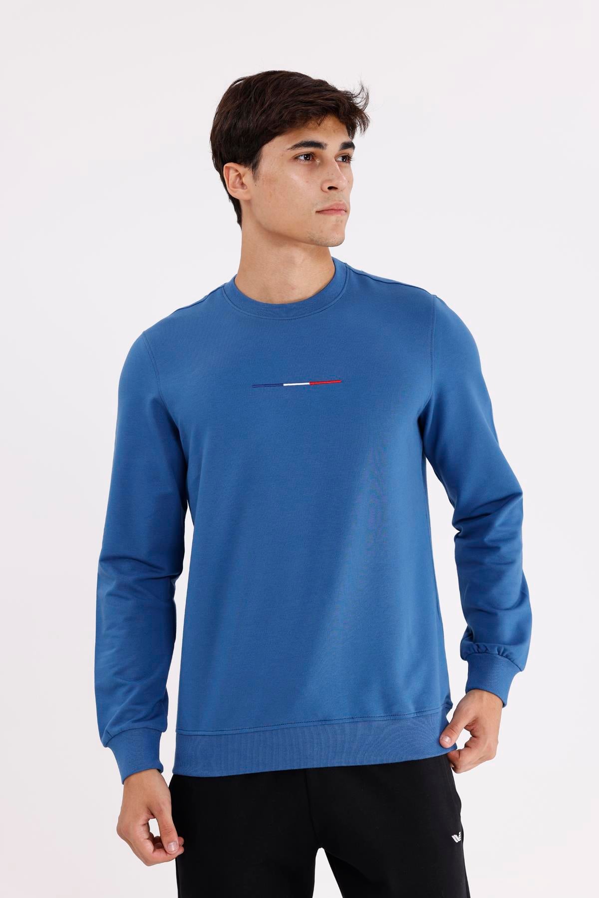 Minimal Göğüs İşlemeli Rahat Kalıp Esnek Manşetli Mevsimlik Bisiklet Yaka Sweatshirt