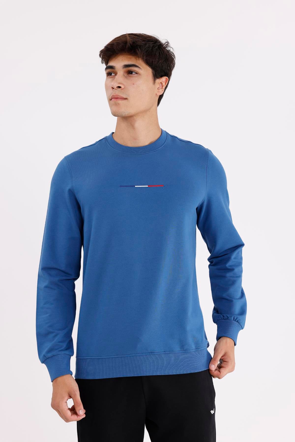Minimal Göğüs İşlemeli Rahat Kalıp Esnek Manşetli Mevsimlik Bisiklet Yaka Sweatshirt