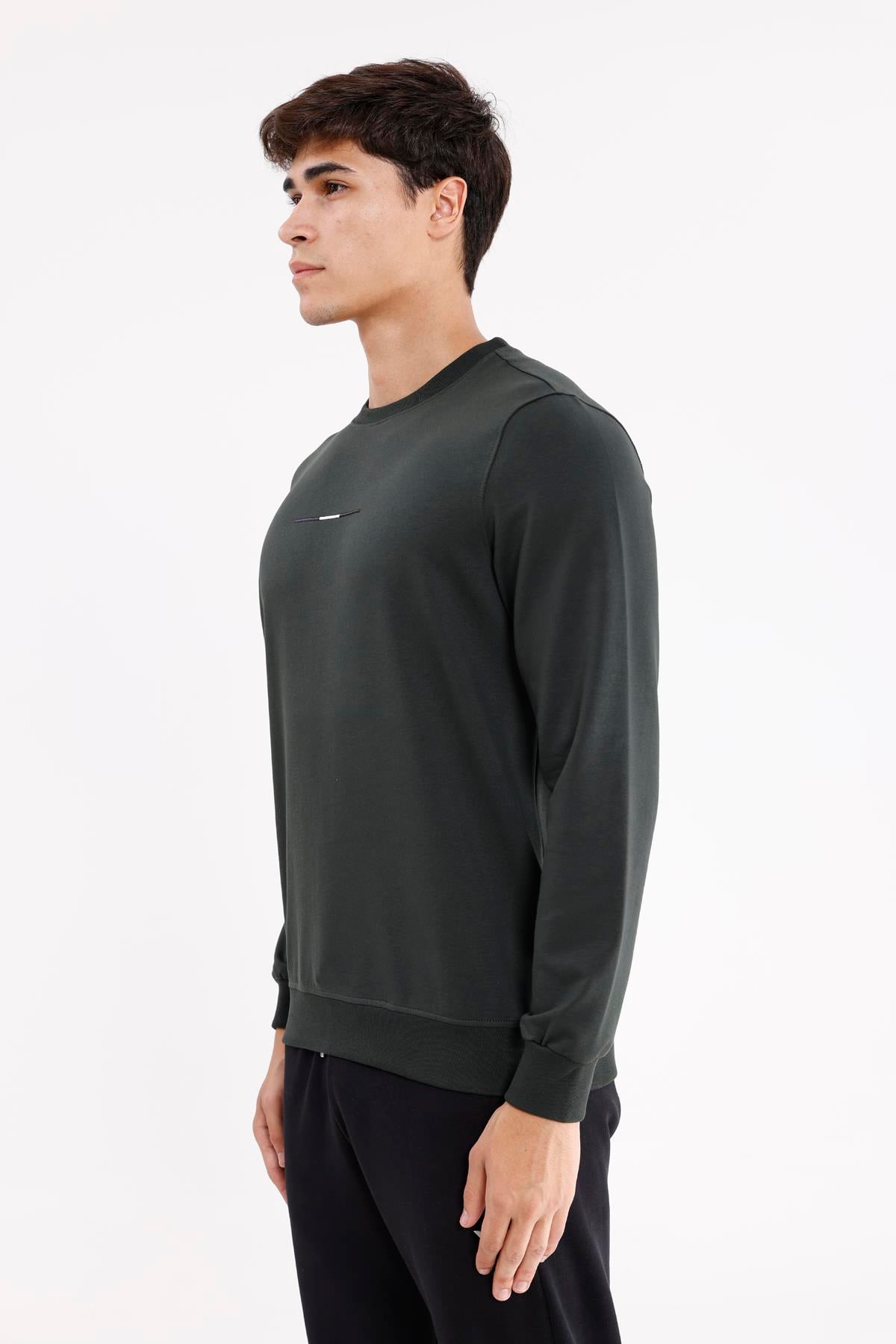 Minimal Göğüs İşlemeli Rahat Kalıp Esnek Manşetli Mevsimlik Bisiklet Yaka Sweatshirt