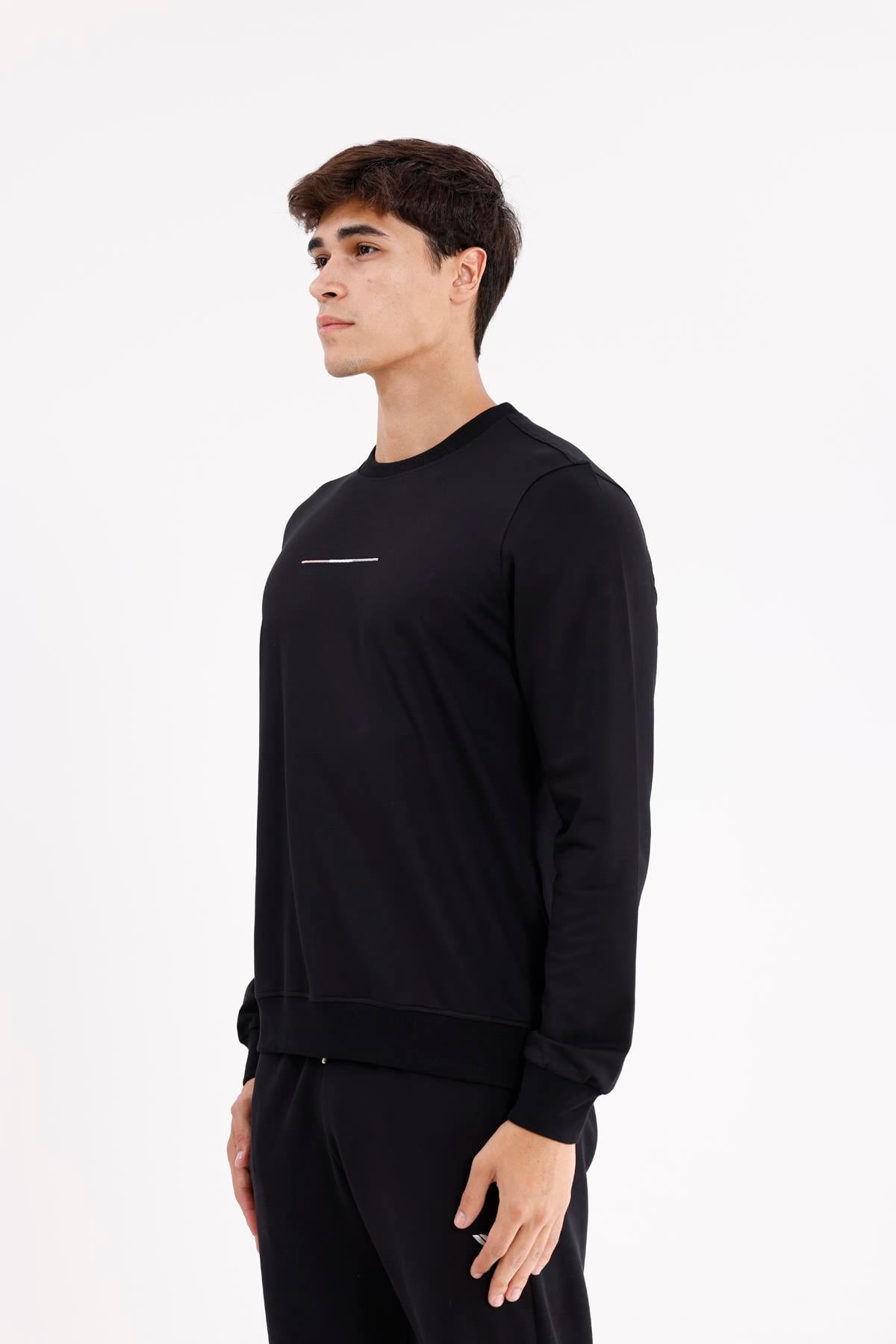Minimal Göğüs İşlemeli Rahat Kalıp Esnek Manşetli Mevsimlik Bisiklet Yaka Sweatshirt