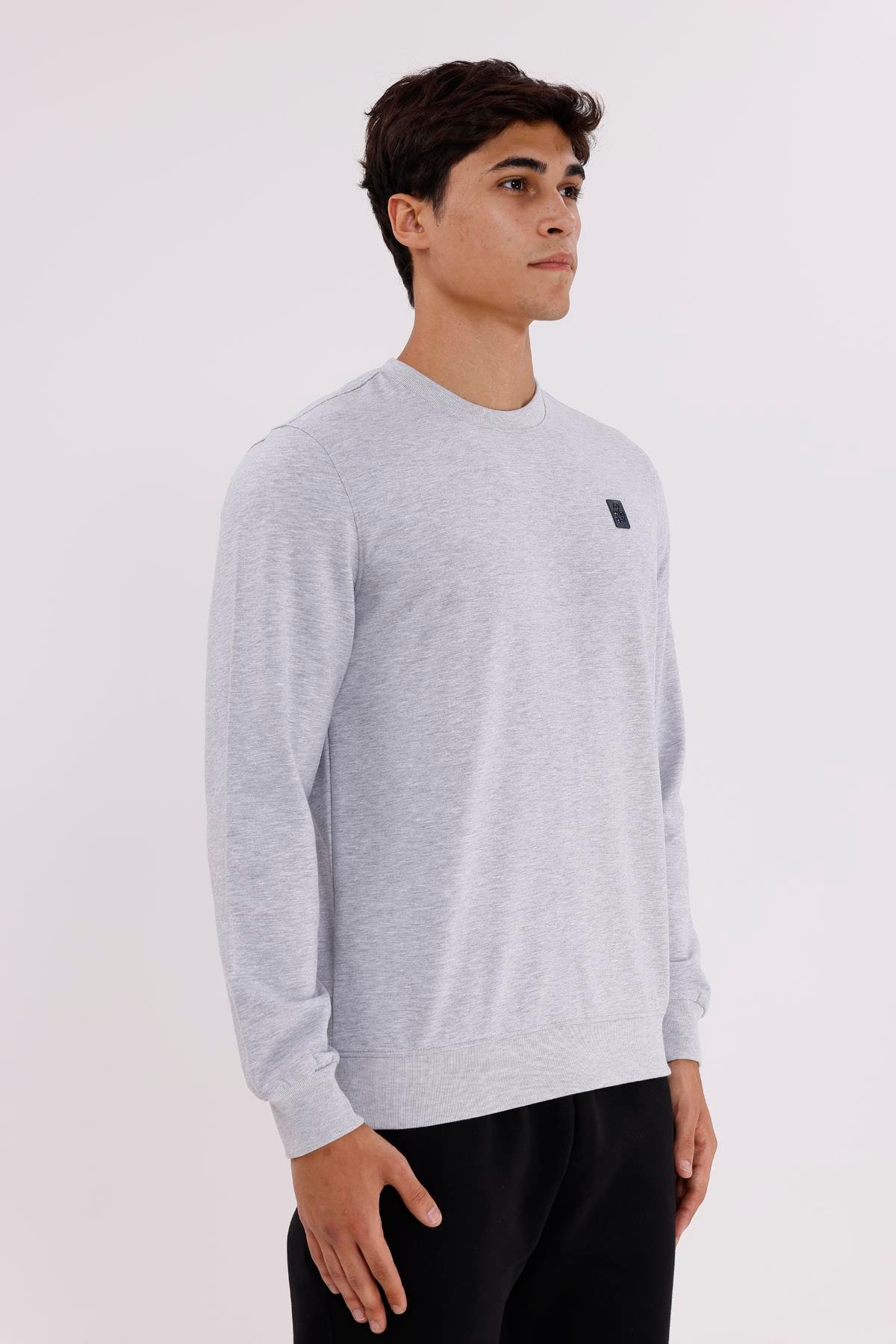 Minimal Logolu Bisiklet Yaka Ribana Manşetli Rahat Kalıp Mevsimlik Sweatshirt