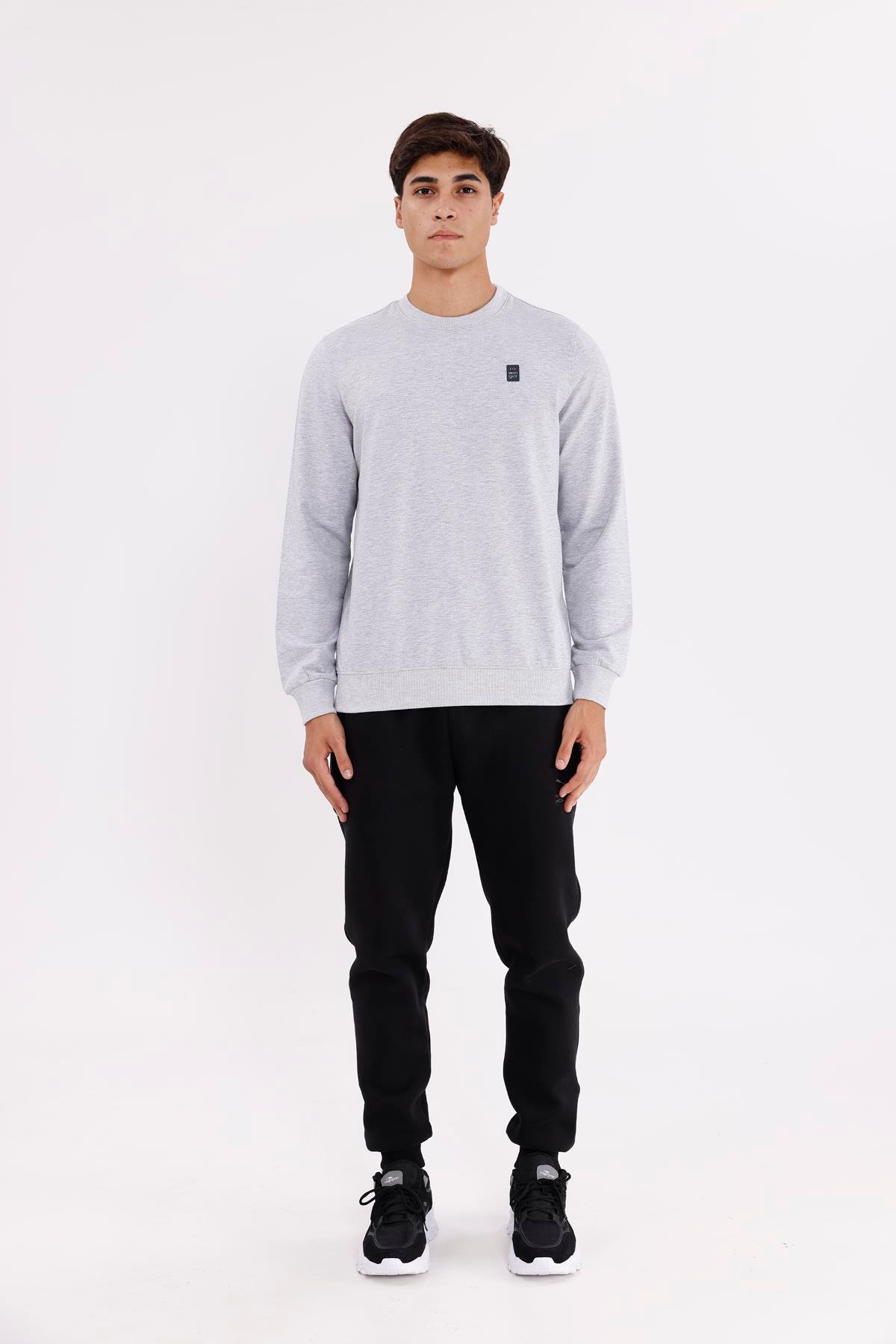 Minimal Logolu Bisiklet Yaka Ribana Manşetli Rahat Kalıp Mevsimlik Sweatshirt