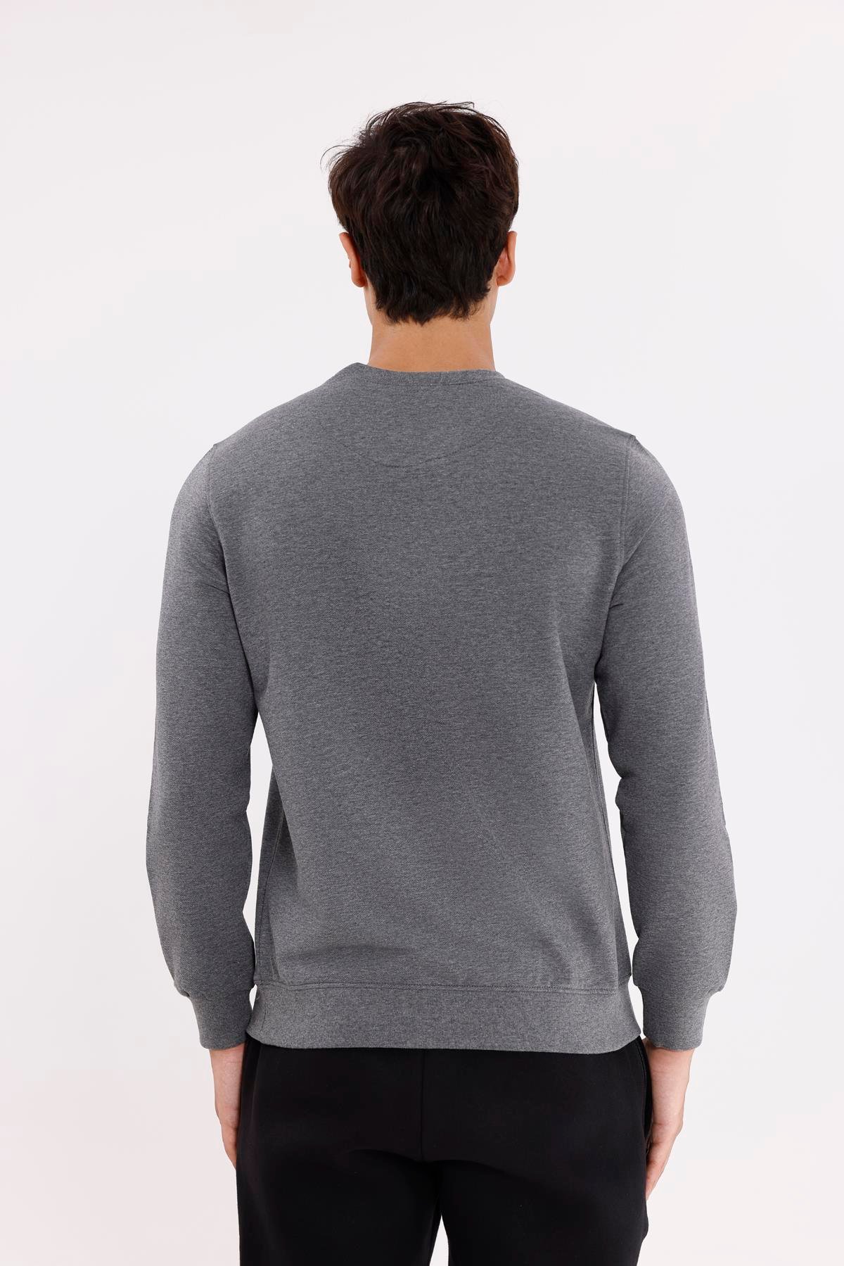 Minimal Logolu Bisiklet Yaka Ribana Manşetli Rahat Kalıp Mevsimlik Sweatshirt