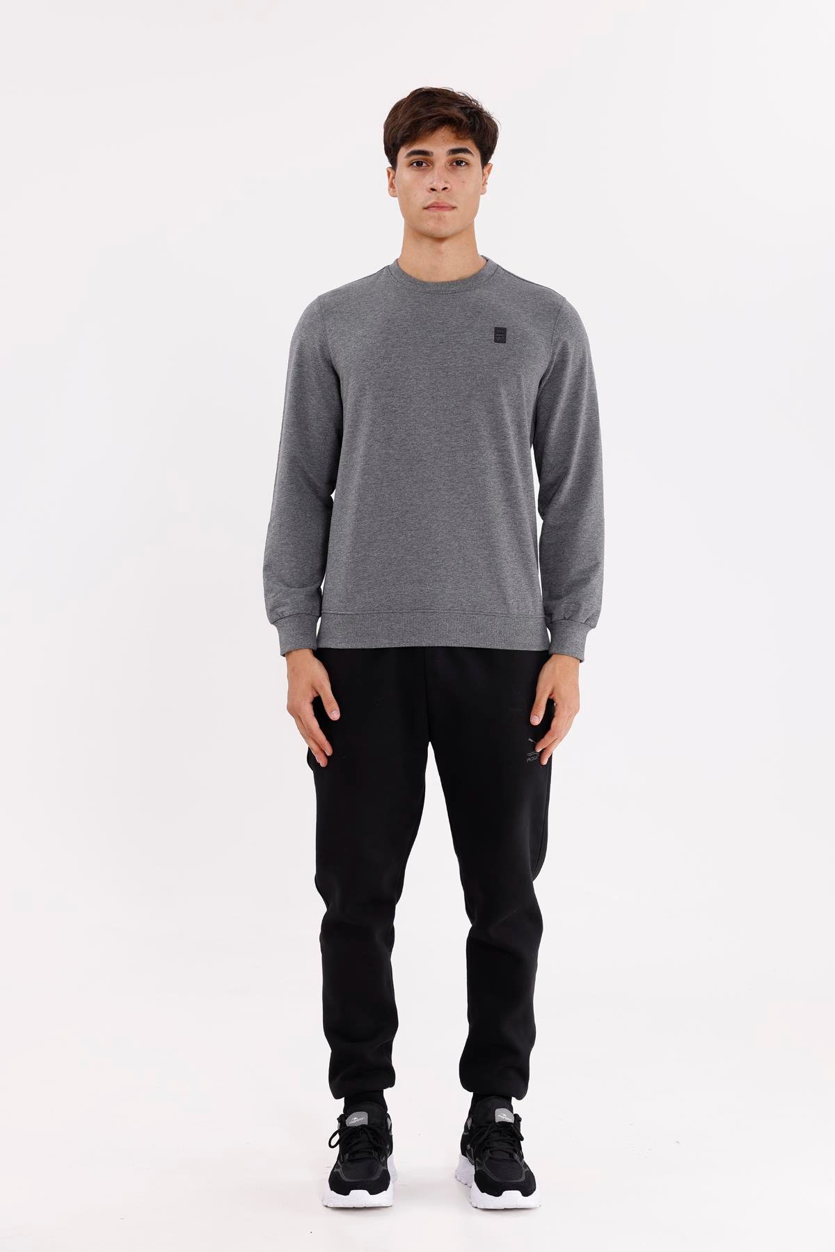 Minimal Logolu Bisiklet Yaka Ribana Manşetli Rahat Kalıp Mevsimlik Sweatshirt