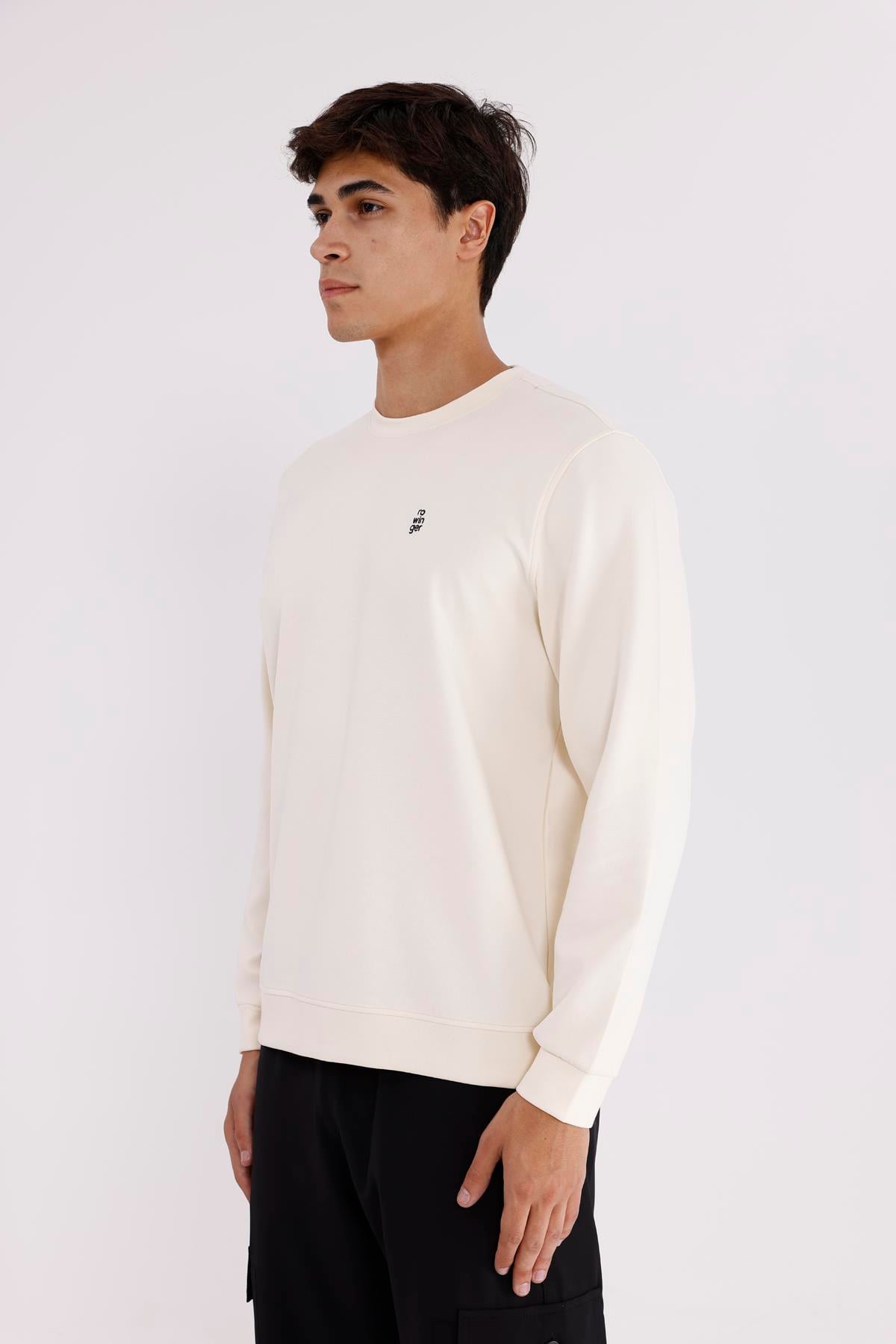 Modal Karışımlı Yumuşak Dokulu Rahat Kalıp Esnek Kullanım Sunan Sweatshirt