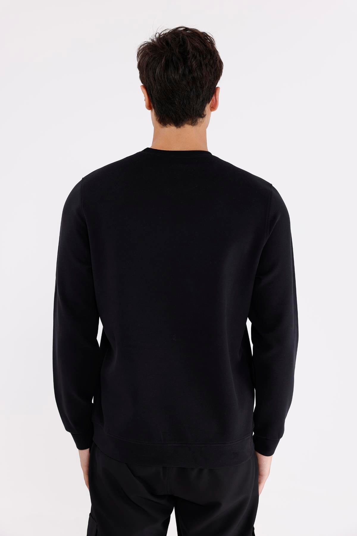 Modal Karışımlı Yumuşak Dokulu Rahat Kalıp Esnek Kullanım Sunan Sweatshirt
