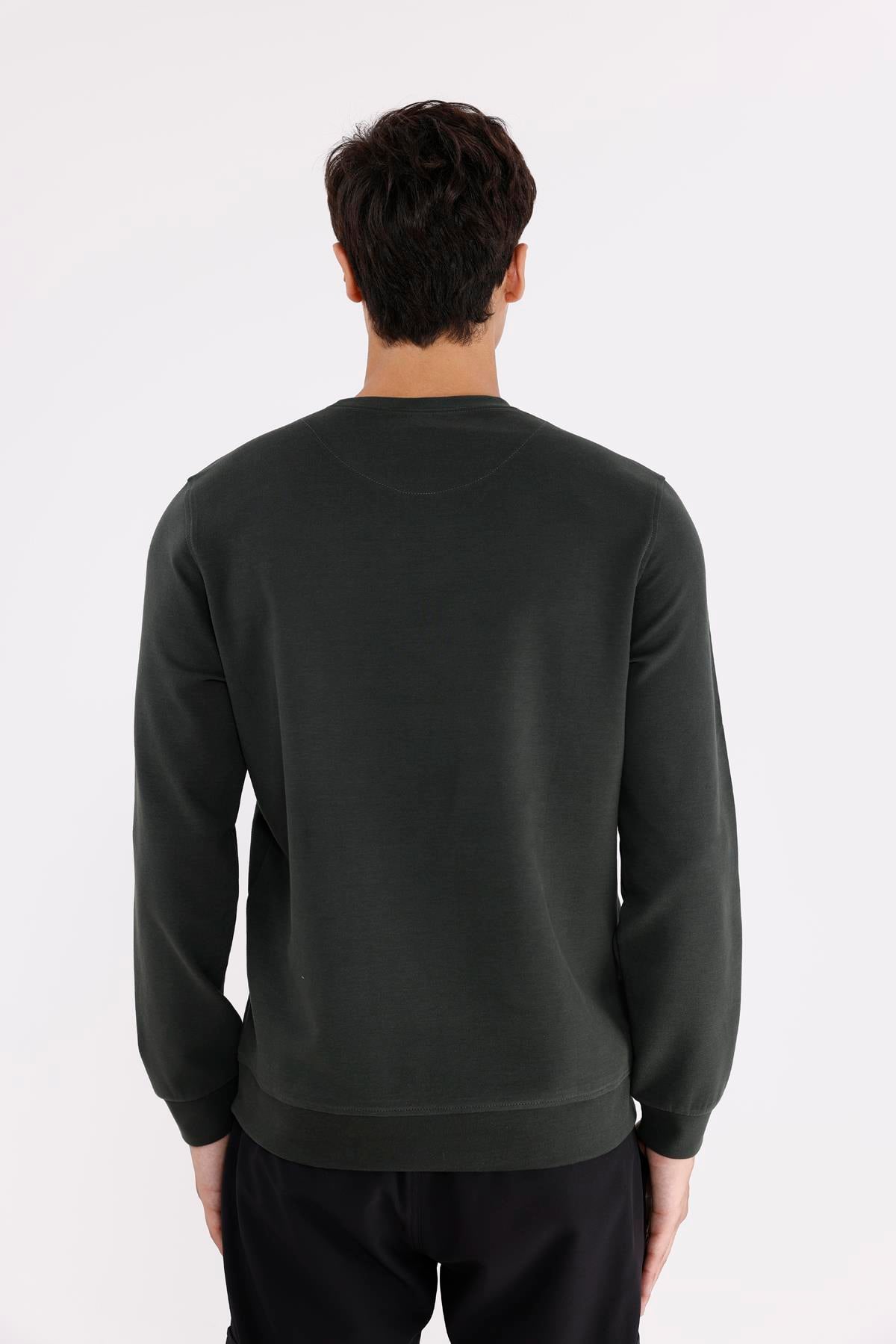 Modal Karışımlı Yumuşak Dokulu Rahat Kalıp Esnek Kullanım Sunan Sweatshirt