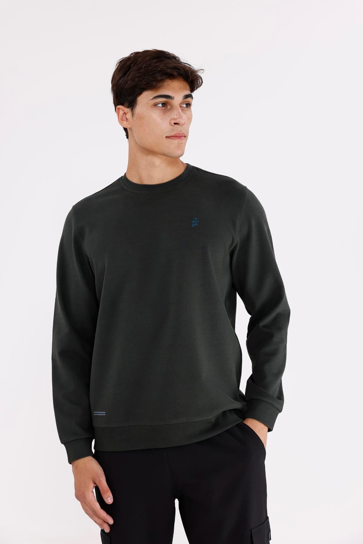 Modal Karışımlı Yumuşak Dokulu Rahat Kalıp Esnek Kullanım Sunan Sweatshirt