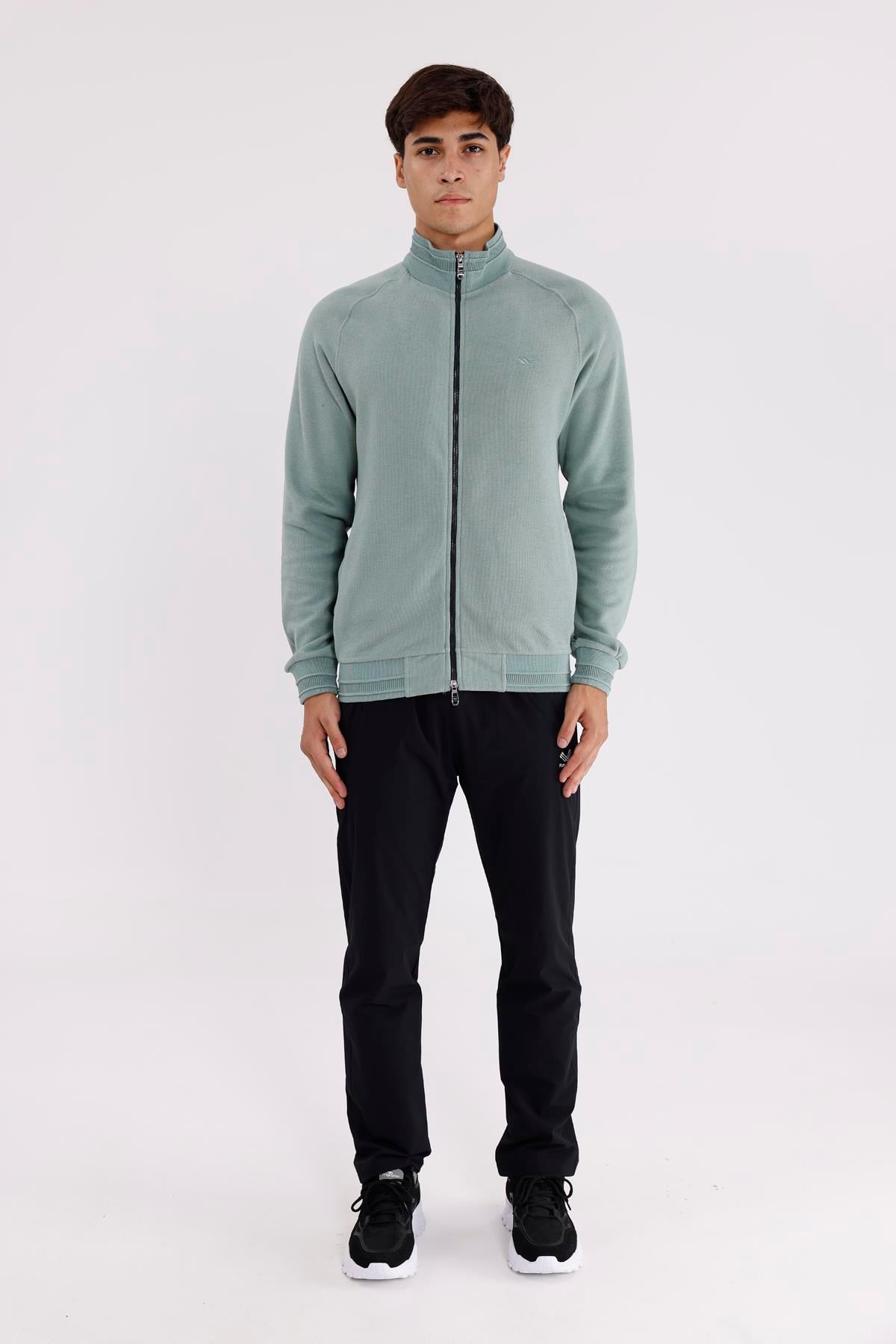 Polo Yaka Rahat Kalıp Selanik Yapıda Mevsimlik Spor Görünümlü Sweatshirt