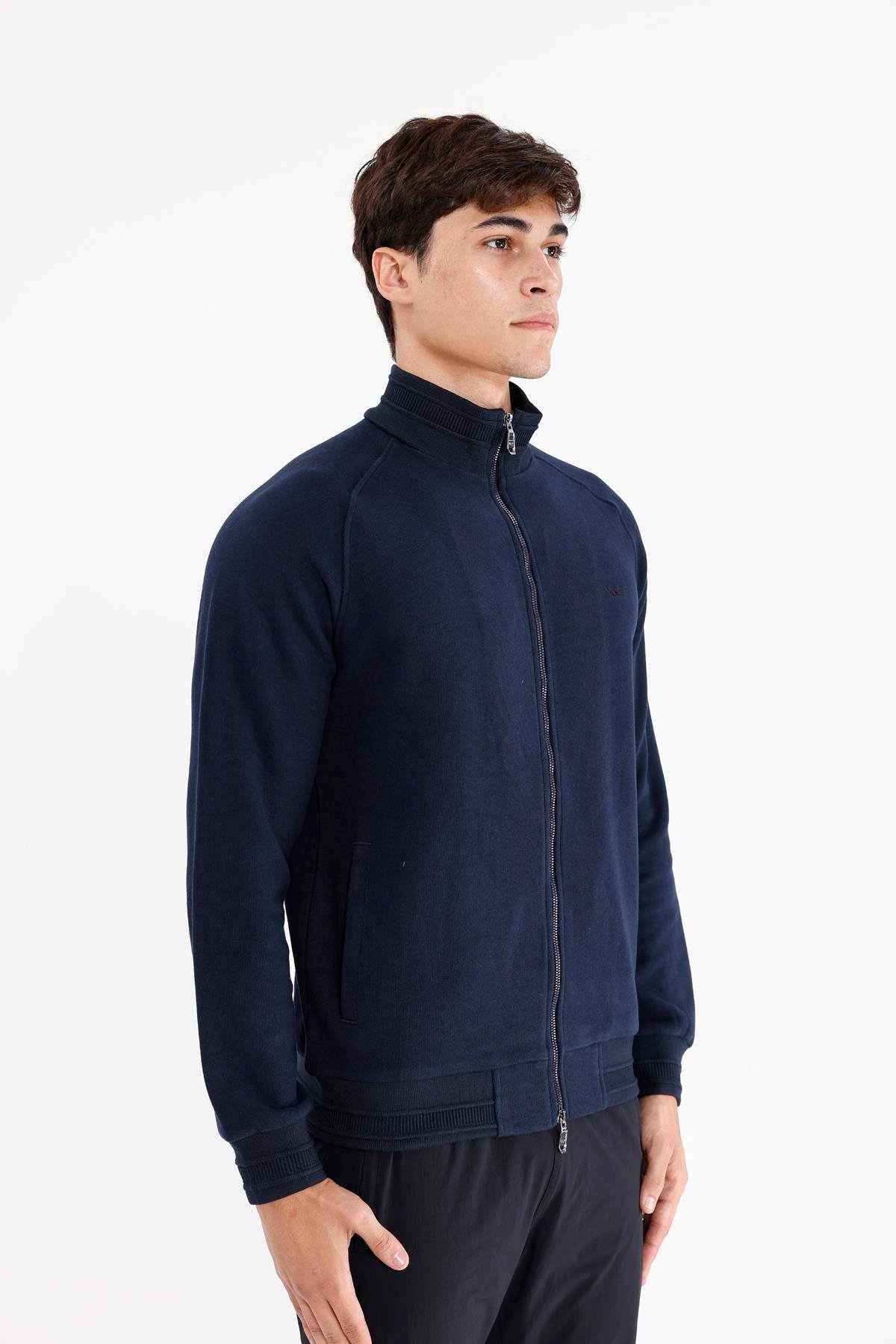 Polo Yaka Rahat Kalıp Selanik Yapıda Mevsimlik Spor Görünümlü Sweatshirt