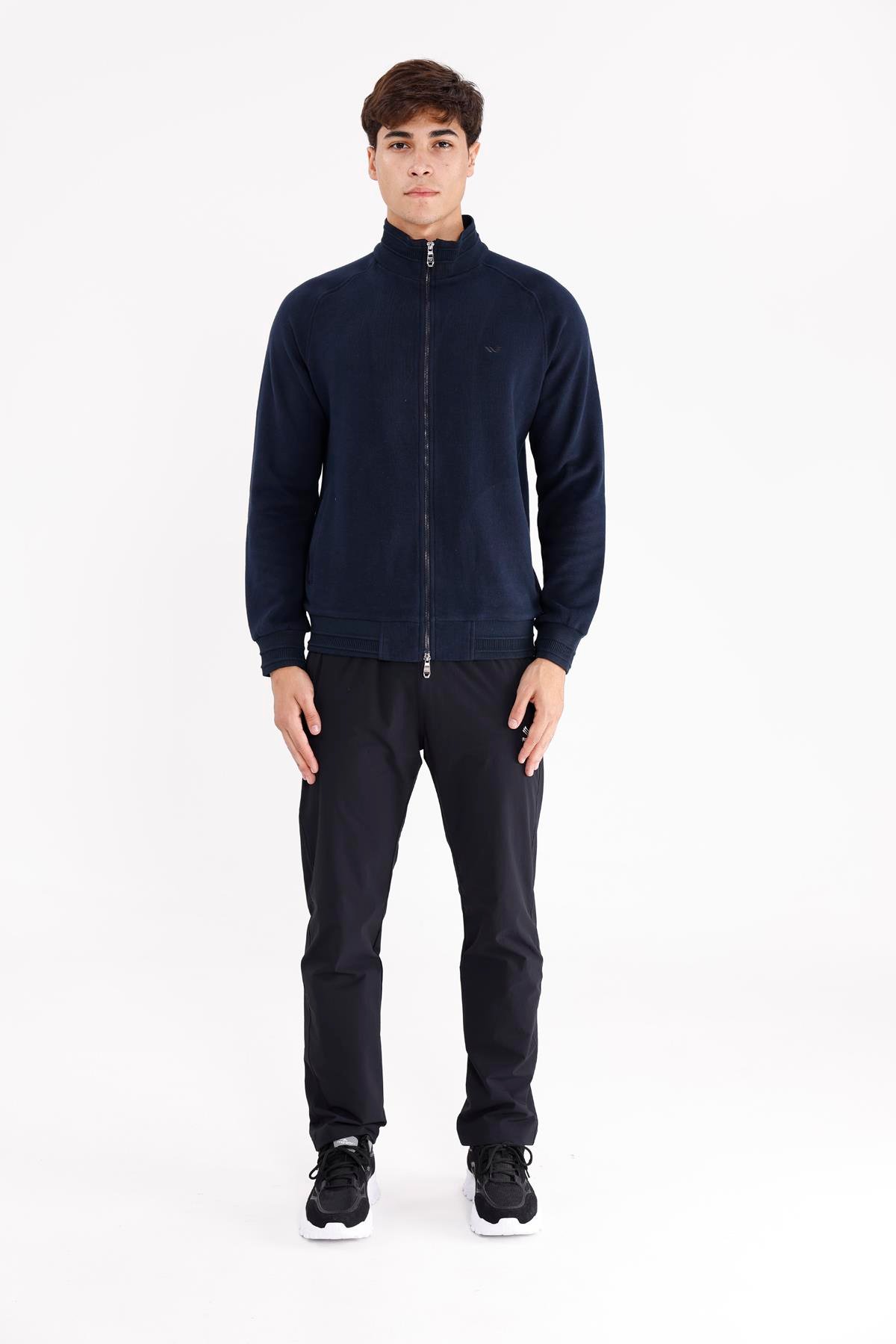 Polo Yaka Rahat Kalıp Selanik Yapıda Mevsimlik Spor Görünümlü Sweatshirt