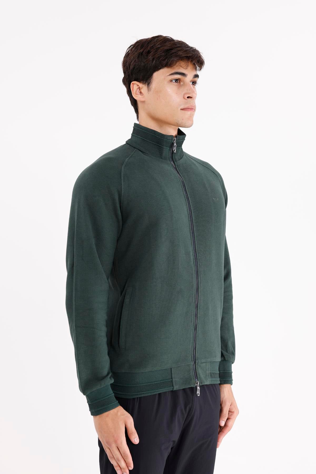 Polo Yaka Rahat Kalıp Selanik Yapıda Mevsimlik Spor Görünümlü Sweatshirt