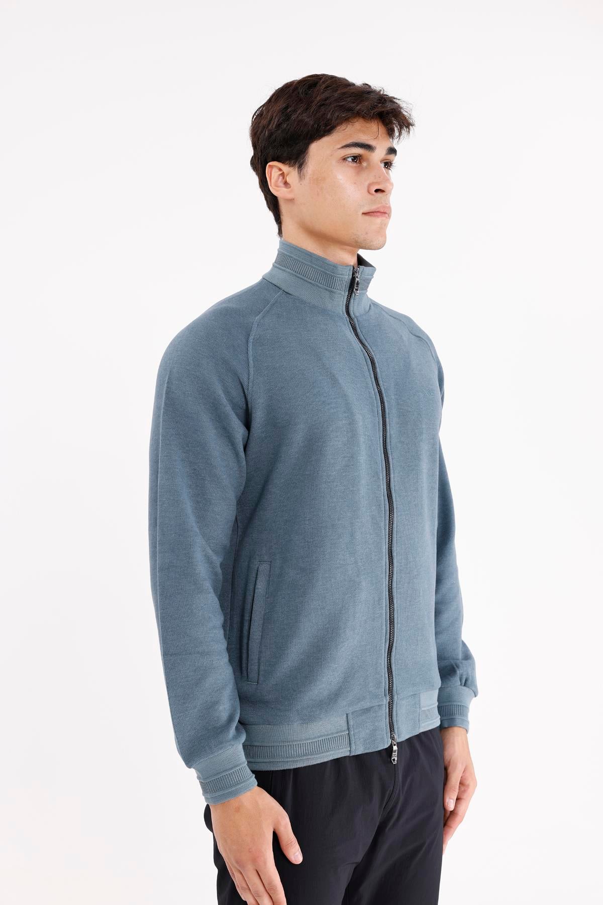 Polo Yaka Rahat Kalıp Selanik Yapıda Mevsimlik Spor Görünümlü Sweatshirt