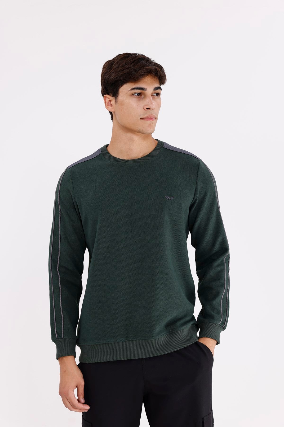 Selanik Doku Yumuşak Tutuşlu Rahat Kalıp Yuvarlak Yaka Esnek Manşetli Sweatshirt