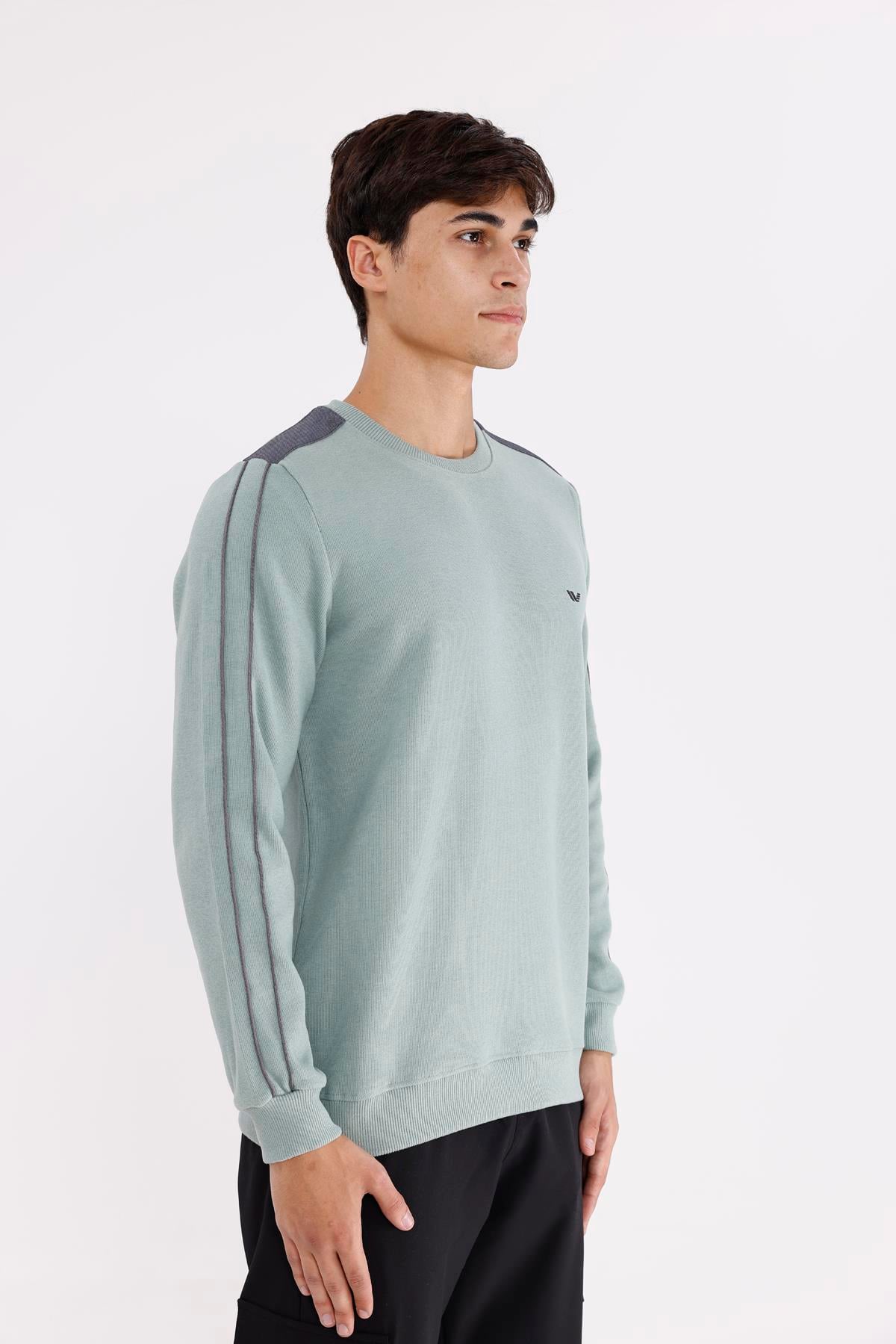 Selanik Doku Yumuşak Tutuşlu Rahat Kalıp Yuvarlak Yaka Esnek Manşetli Sweatshirt