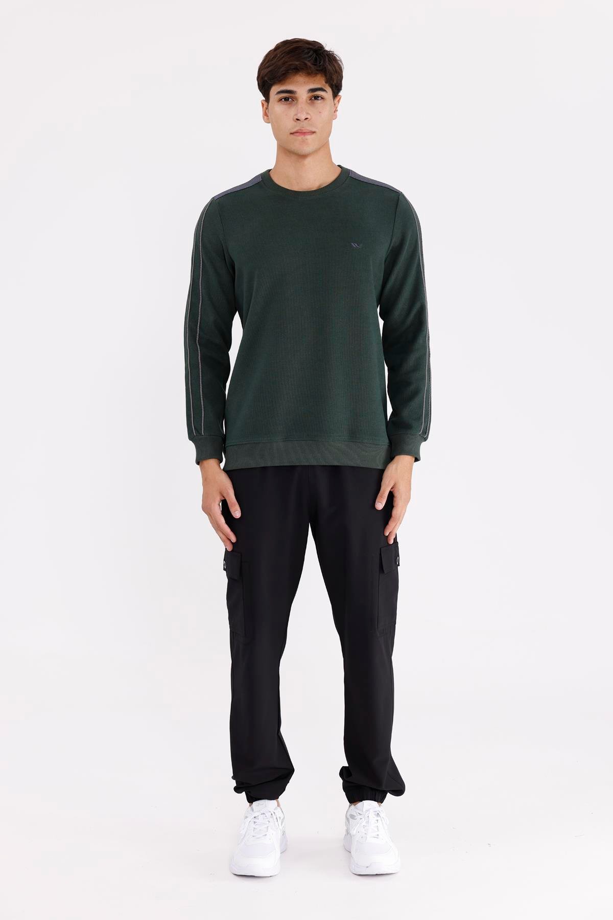 Selanik Doku Yumuşak Tutuşlu Rahat Kalıp Yuvarlak Yaka Esnek Manşetli Sweatshirt