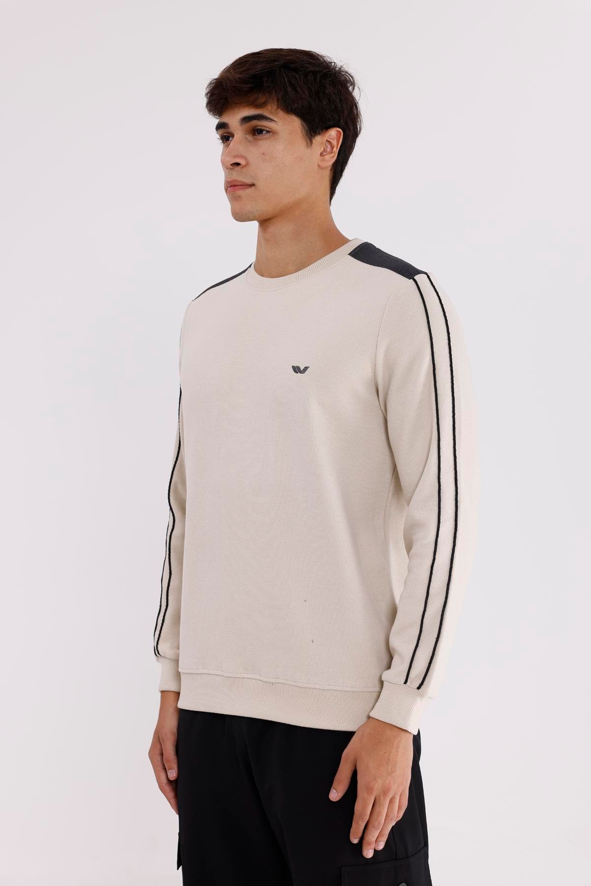 Selanik Doku Yumuşak Tutuşlu Rahat Kalıp Yuvarlak Yaka Esnek Manşetli Sweatshirt