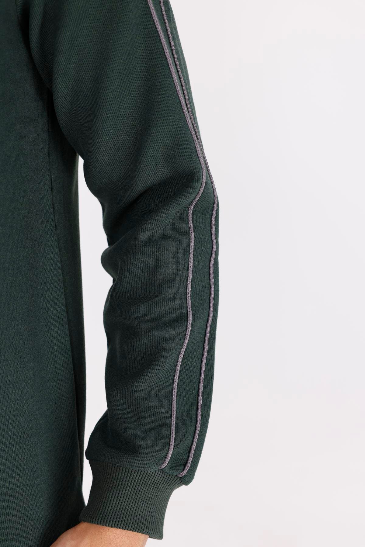 Selanik Doku Yumuşak Tutuşlu Rahat Kalıp Yuvarlak Yaka Esnek Manşetli Sweatshirt