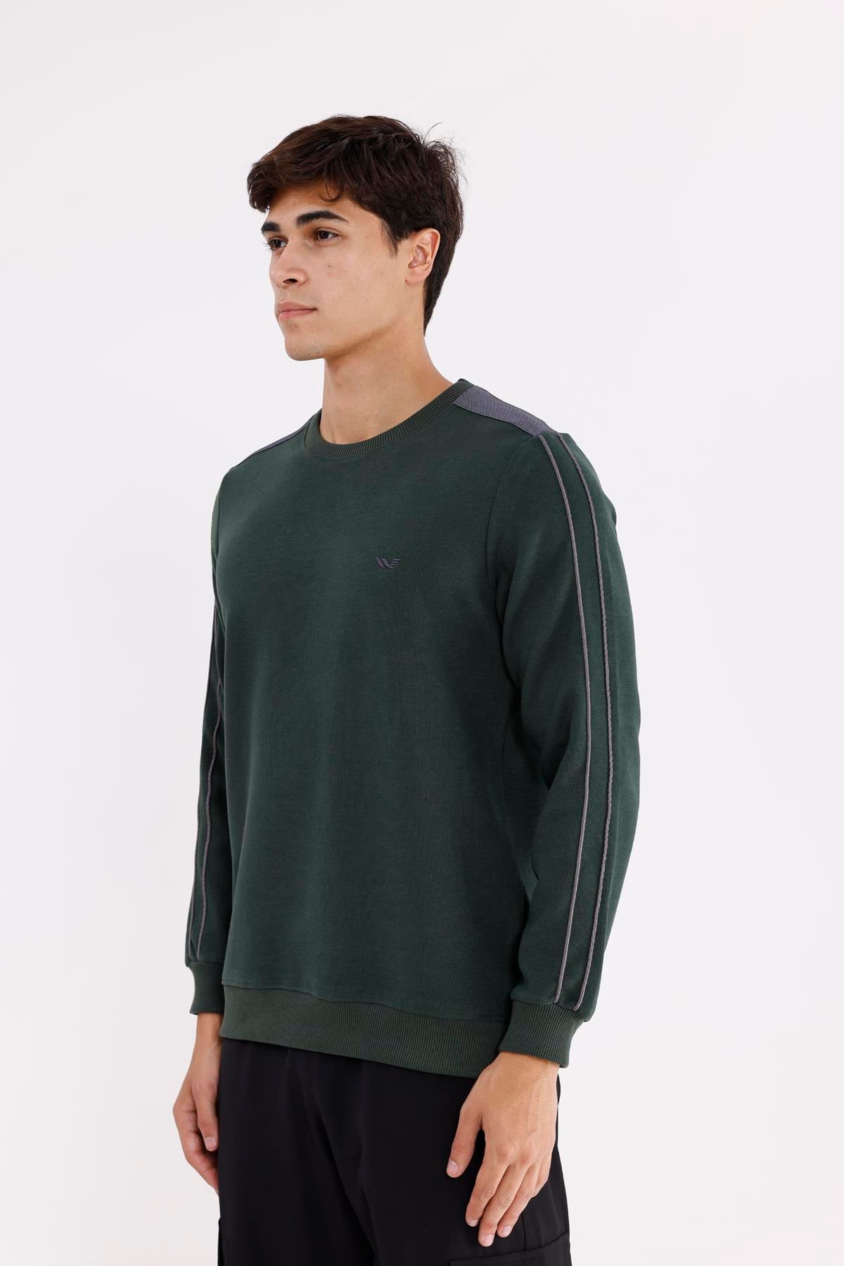 Selanik Doku Yumuşak Tutuşlu Rahat Kalıp Yuvarlak Yaka Esnek Manşetli Sweatshirt