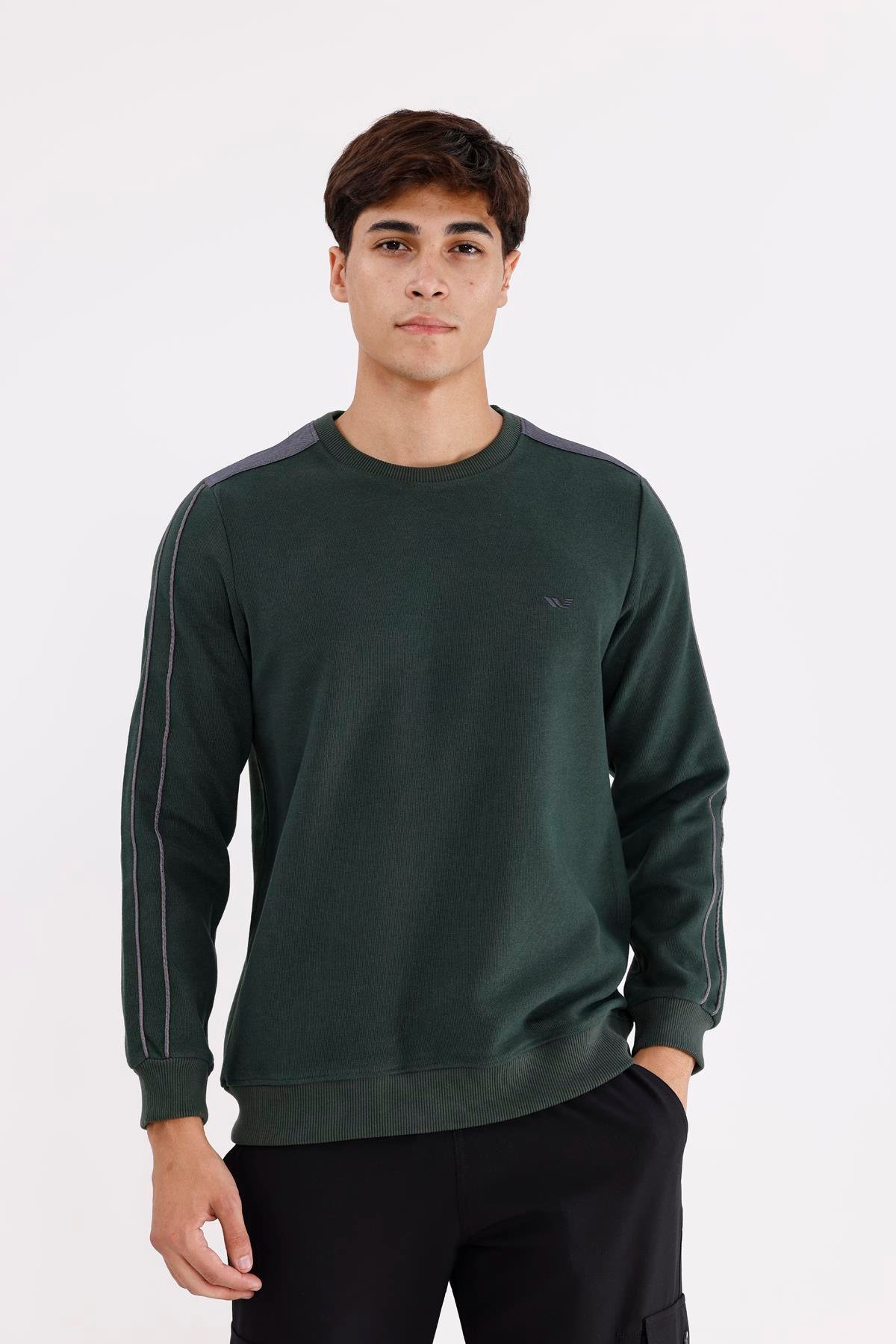 Selanik Doku Yumuşak Tutuşlu Rahat Kalıp Yuvarlak Yaka Esnek Manşetli Sweatshirt