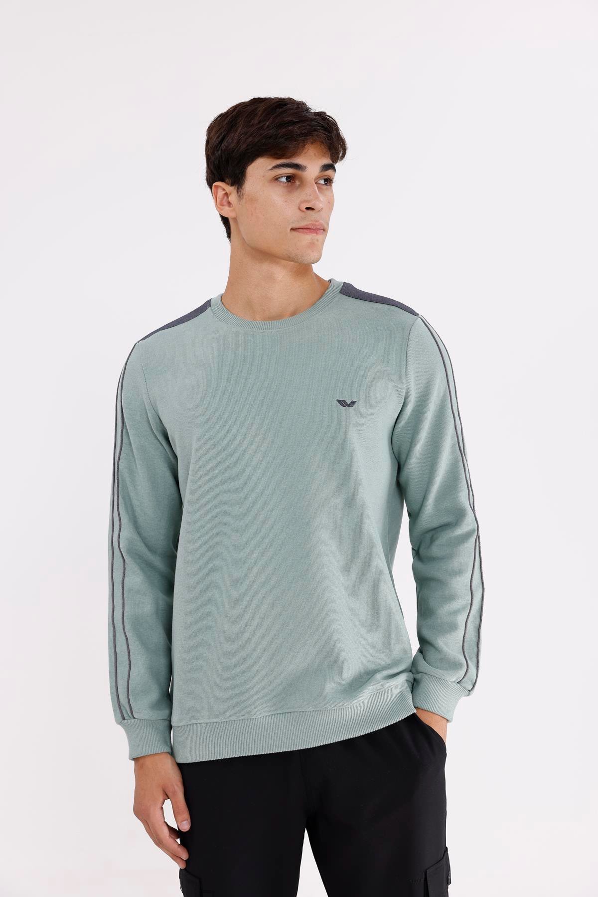 Selanik Doku Yumuşak Tutuşlu Rahat Kalıp Yuvarlak Yaka Esnek Manşetli Sweatshirt