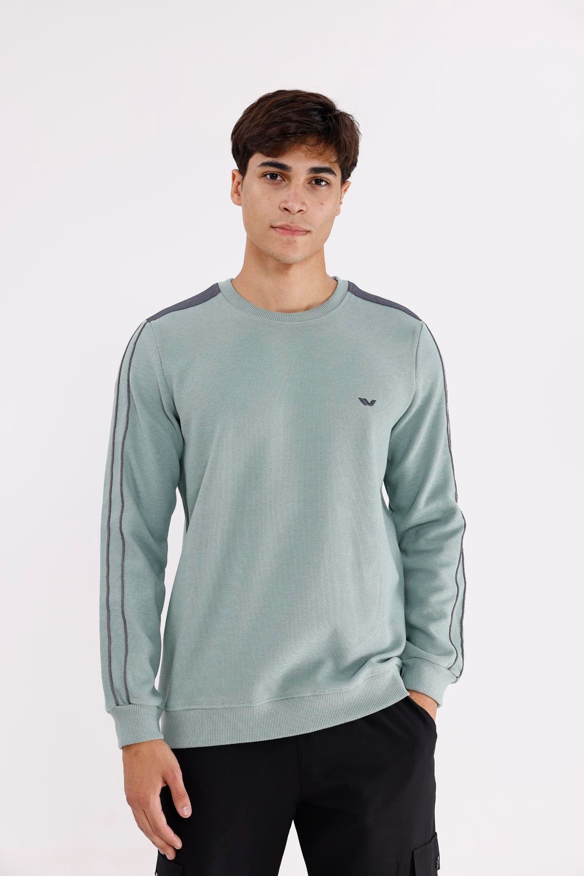 Selanik Doku Yumuşak Tutuşlu Rahat Kalıp Yuvarlak Yaka Esnek Manşetli Sweatshirt