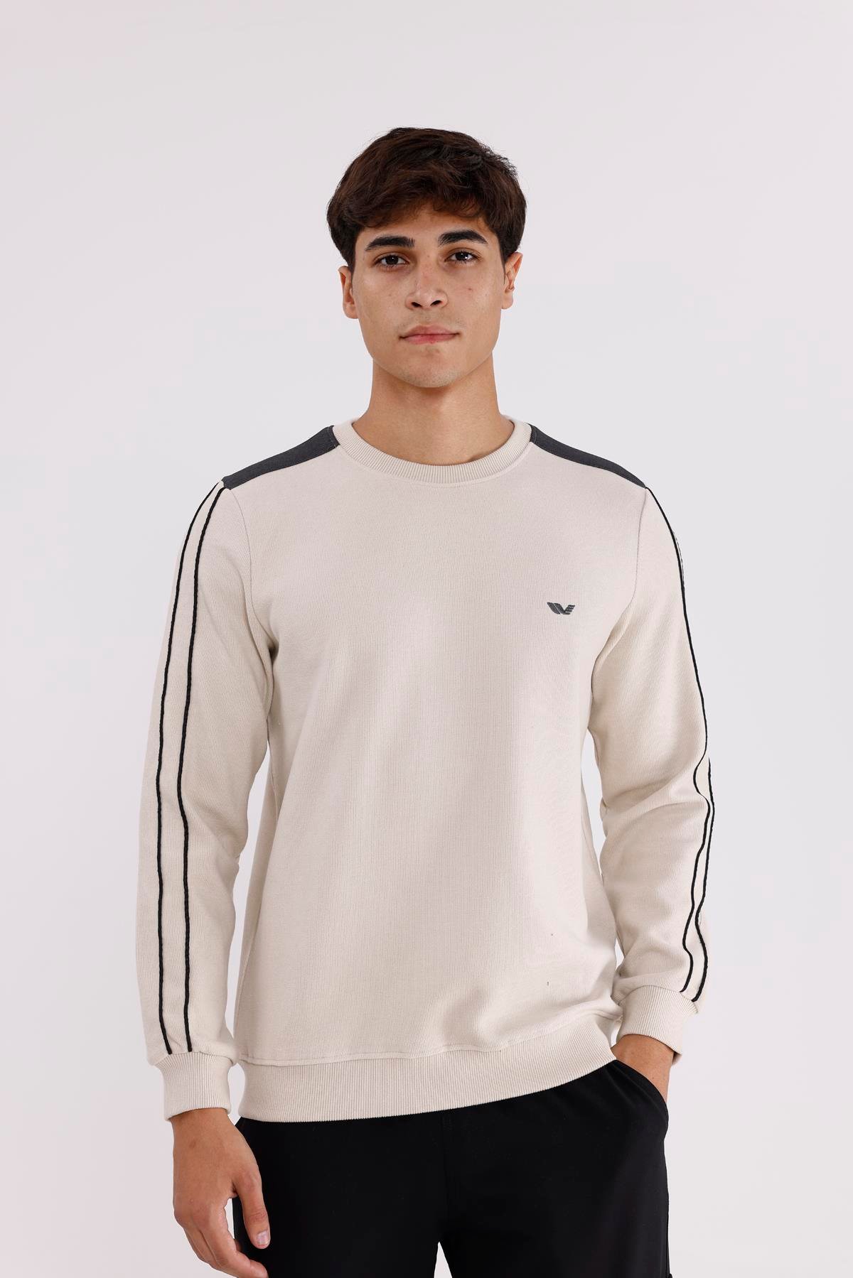 Selanik Doku Yumuşak Tutuşlu Rahat Kalıp Yuvarlak Yaka Esnek Manşetli Sweatshirt
