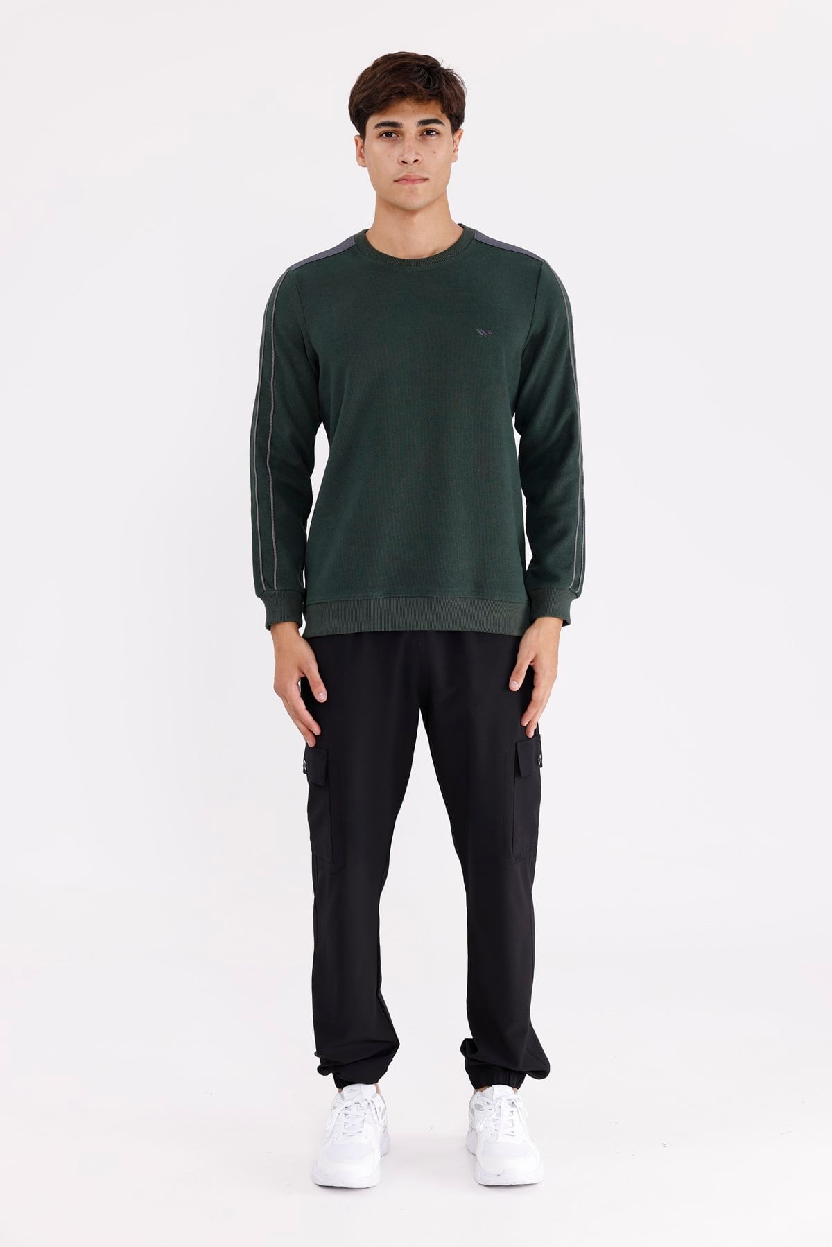 Selanik Doku Yumuşak Tutuşlu Rahat Kalıp Yuvarlak Yaka Esnek Manşetli Sweatshirt