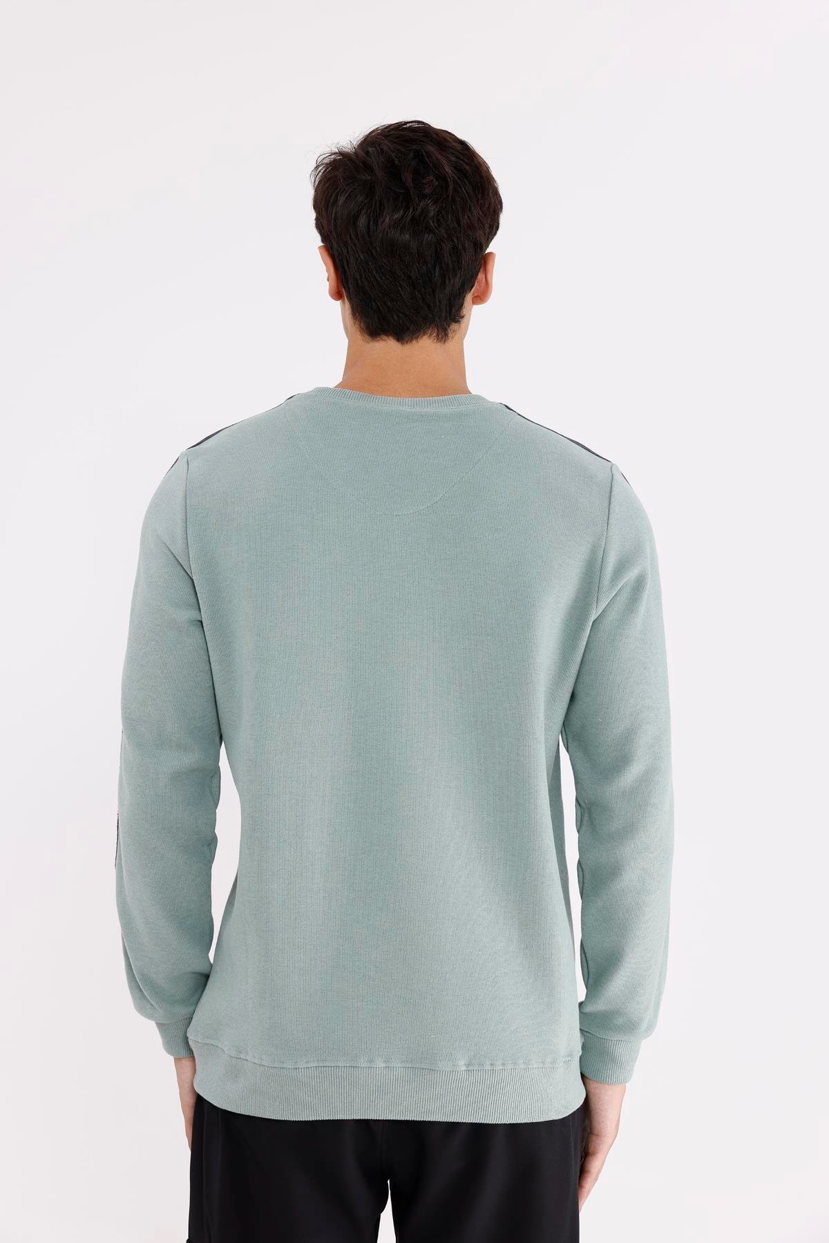 Selanik Doku Yumuşak Tutuşlu Rahat Kalıp Yuvarlak Yaka Esnek Manşetli Sweatshirt