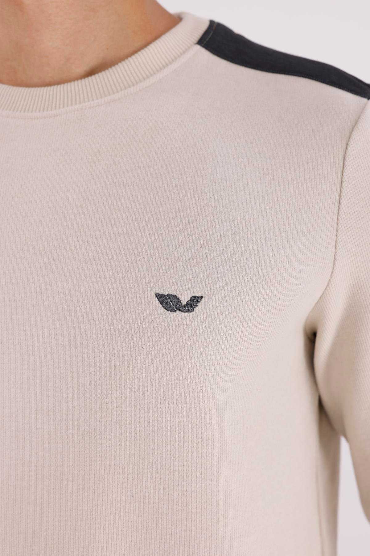 Selanik Doku Yumuşak Tutuşlu Rahat Kalıp Yuvarlak Yaka Esnek Manşetli Sweatshirt