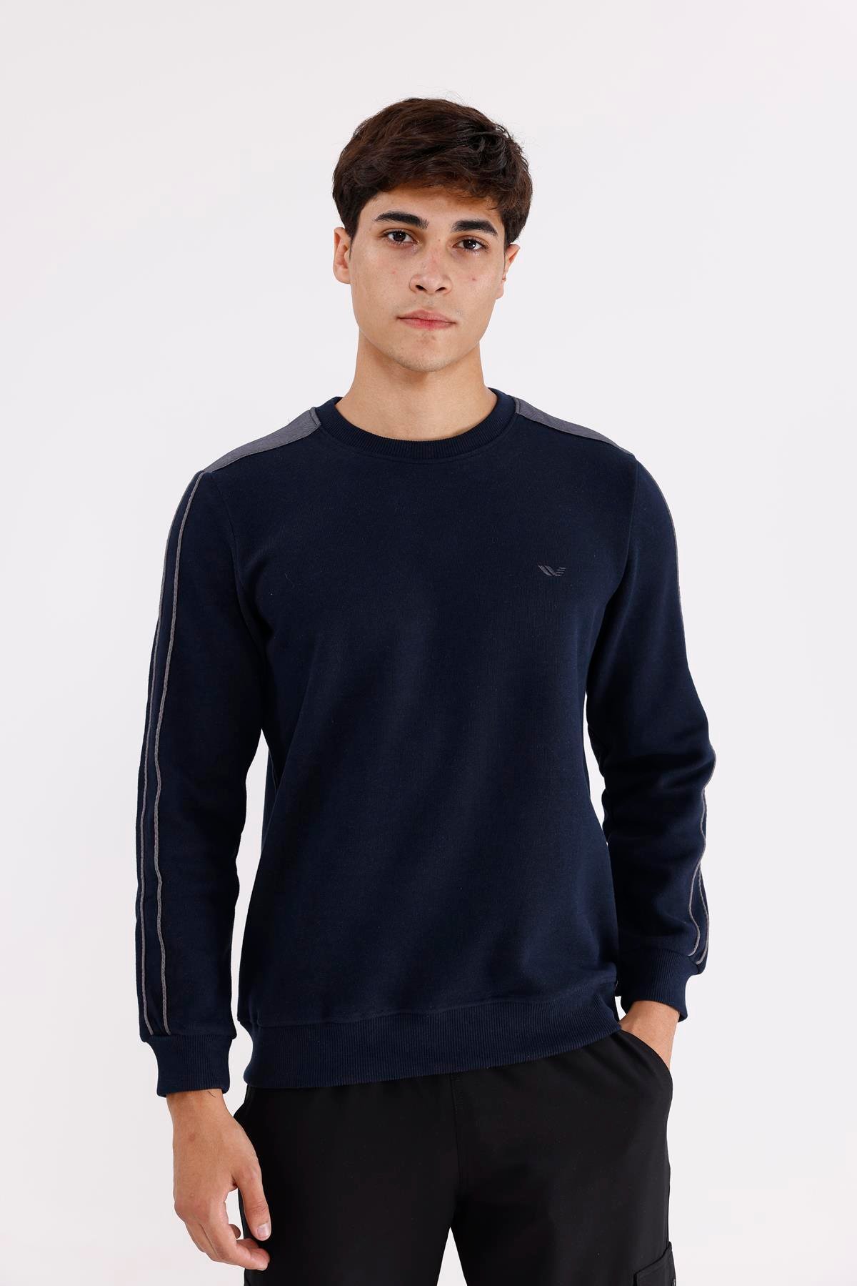 Selanik Doku Yumuşak Tutuşlu Rahat Kalıp Yuvarlak Yaka Esnek Manşetli Sweatshirt
