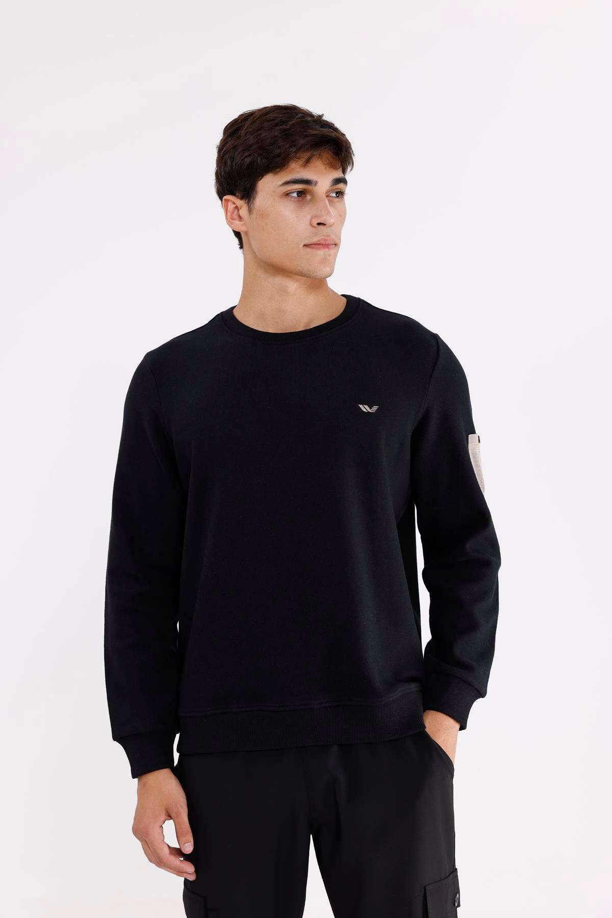 Selanik Dokulu Yumuşak Tutuşlu Rahat Kalıp Sade Tasarım Uzun Kollu Sweatshirt