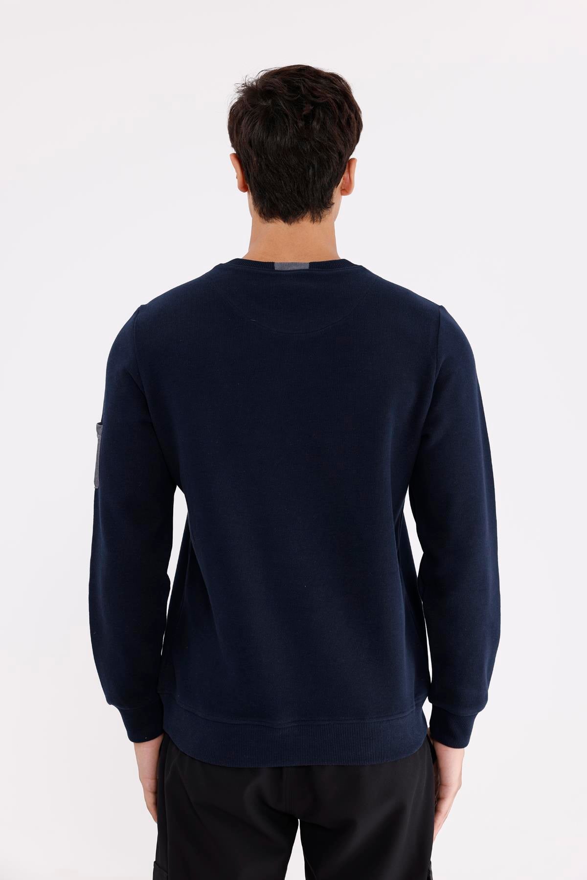 Selanik Dokulu Yumuşak Tutuşlu Rahat Kalıp Sade Tasarım Uzun Kollu Sweatshirt